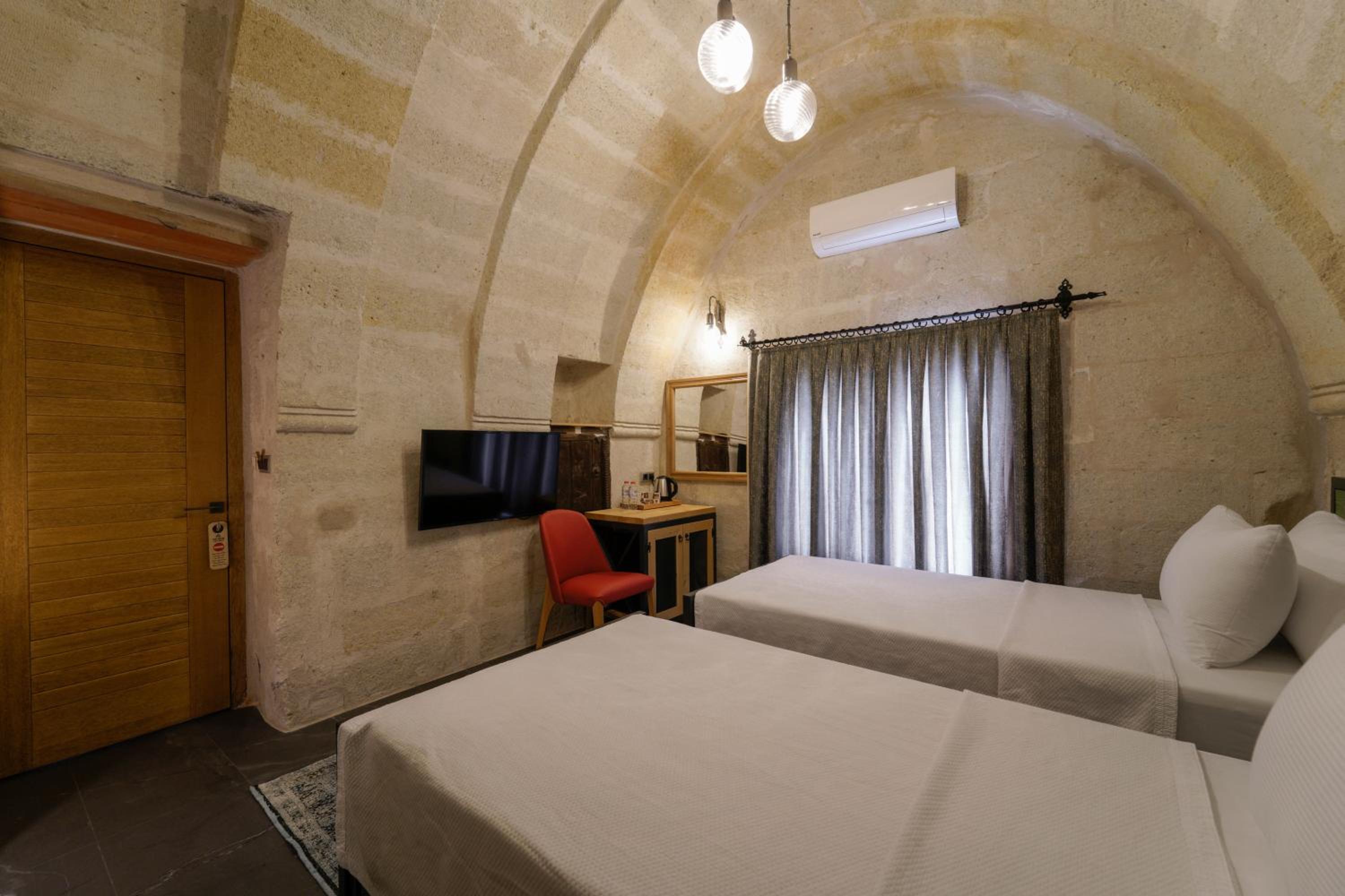 Deluxe Double or Twin Room - Photo 28