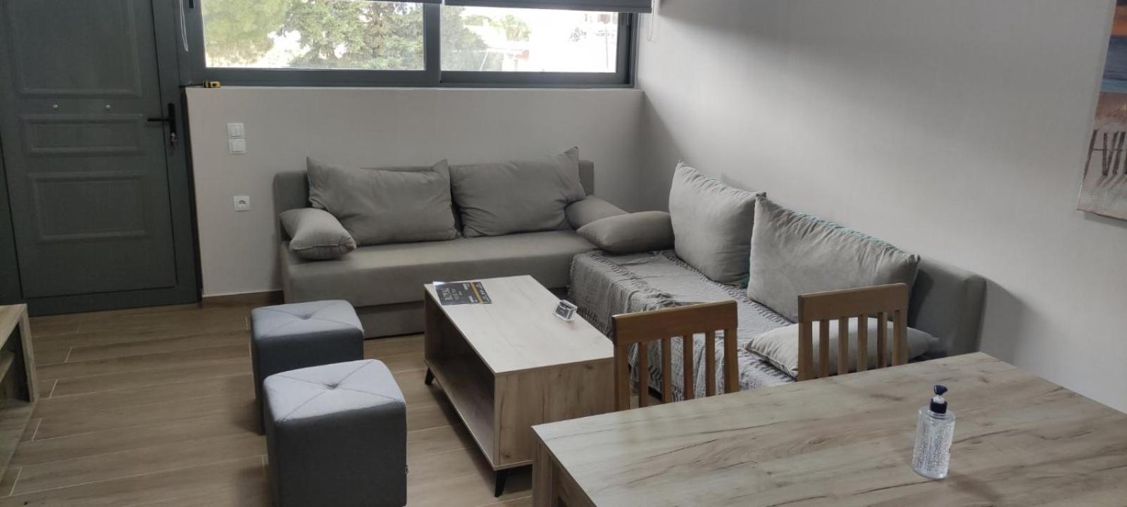 One-Bedroom Apartment - Photo 3