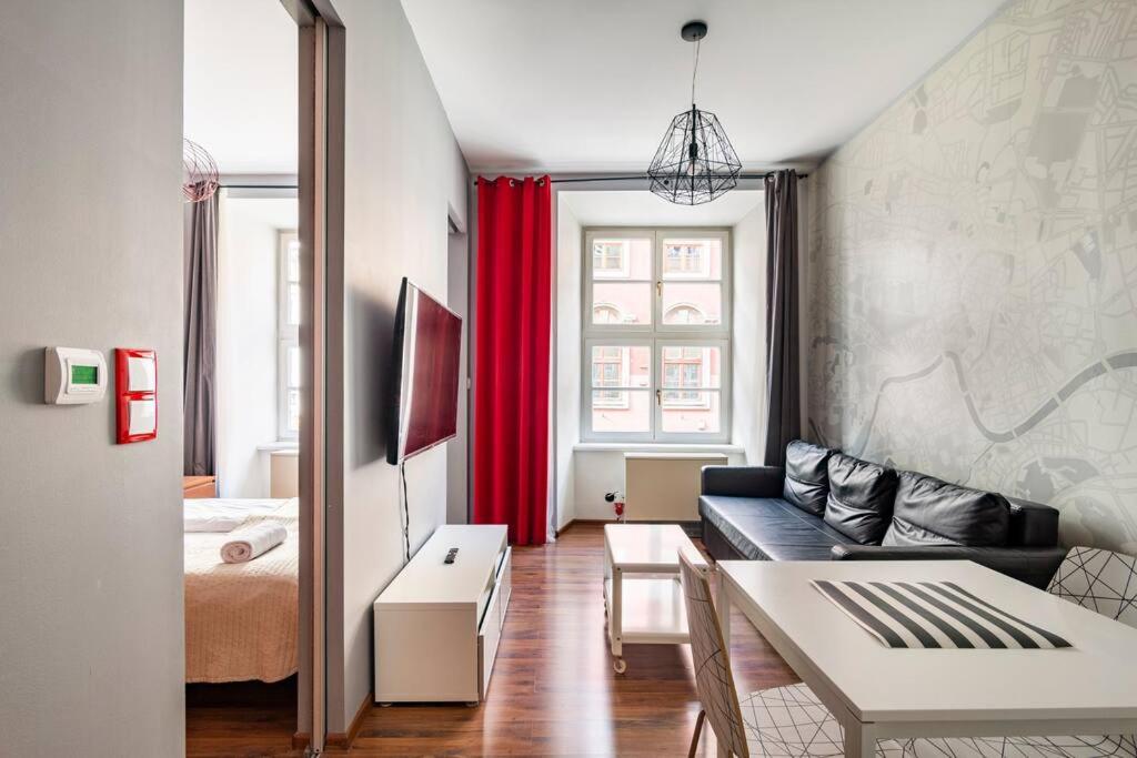 One-Bedroom Apartment - Photo 1