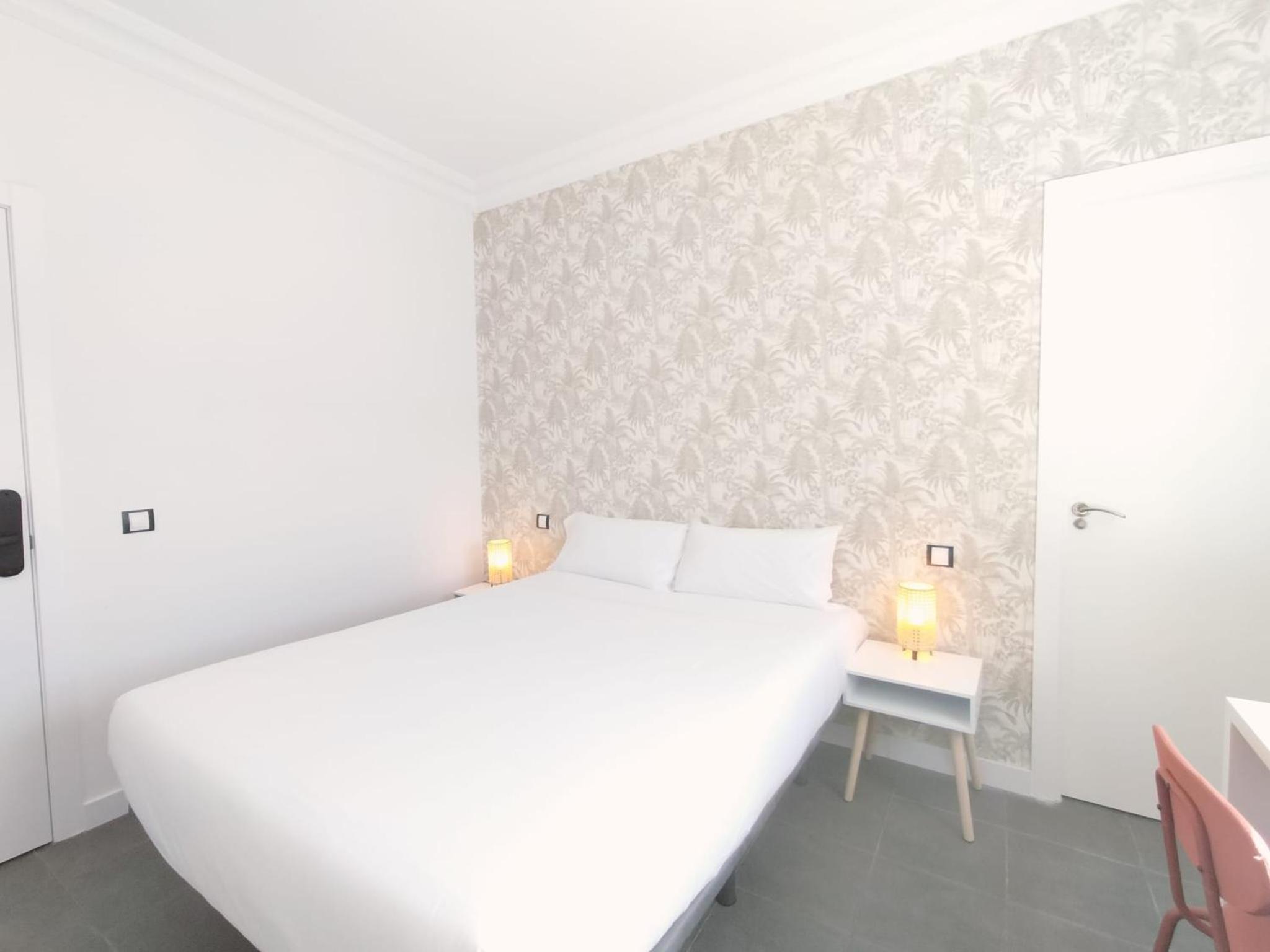 Double Room - Photo 5