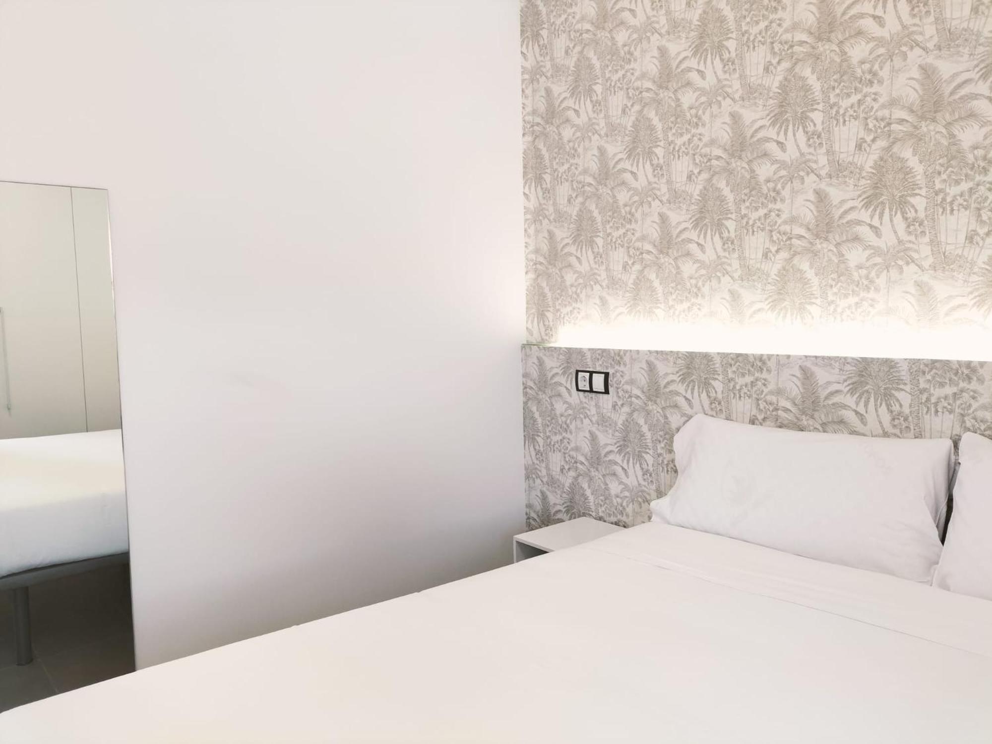 Double Room - Photo 10