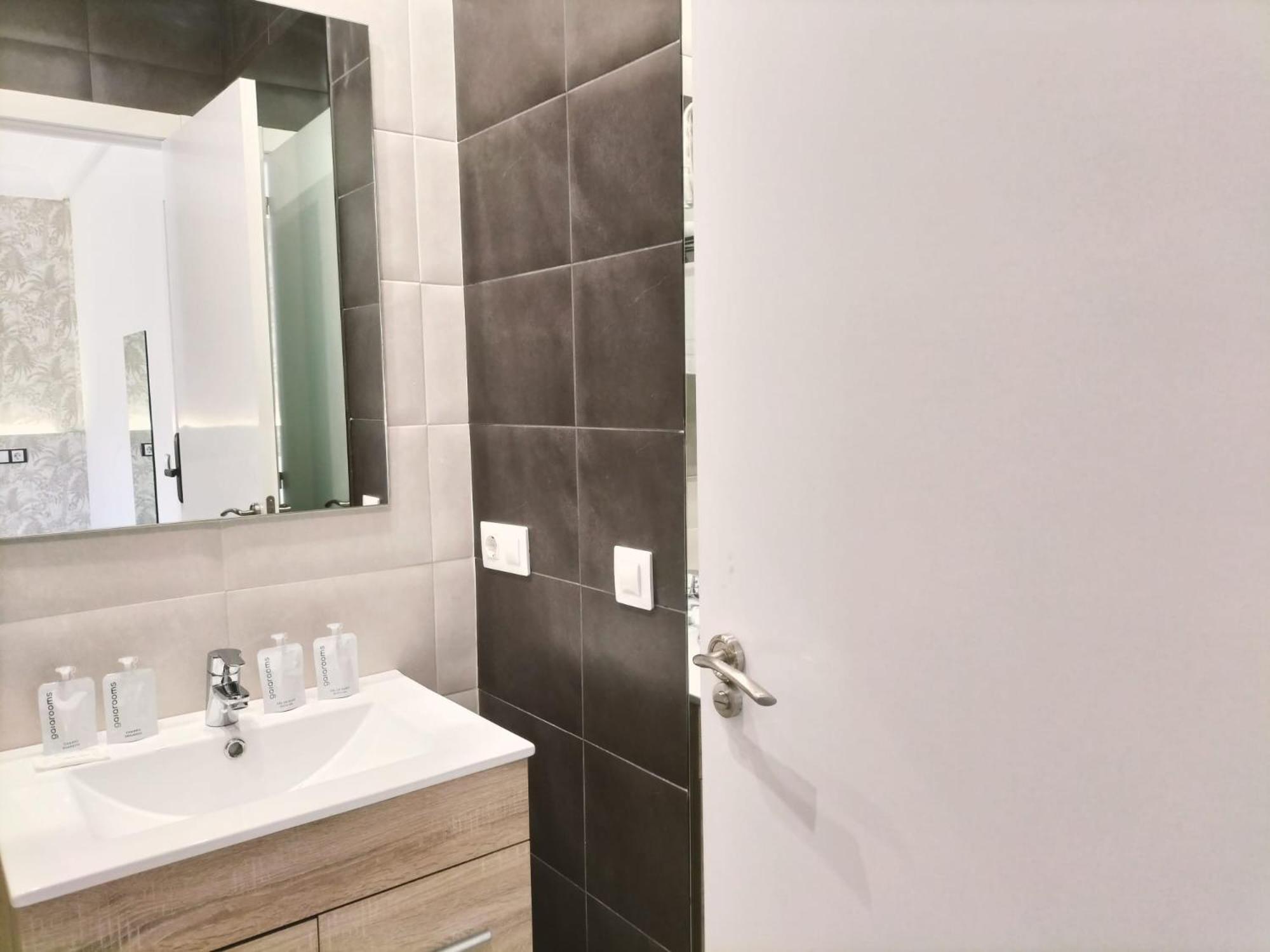 Double Room - Photo 14