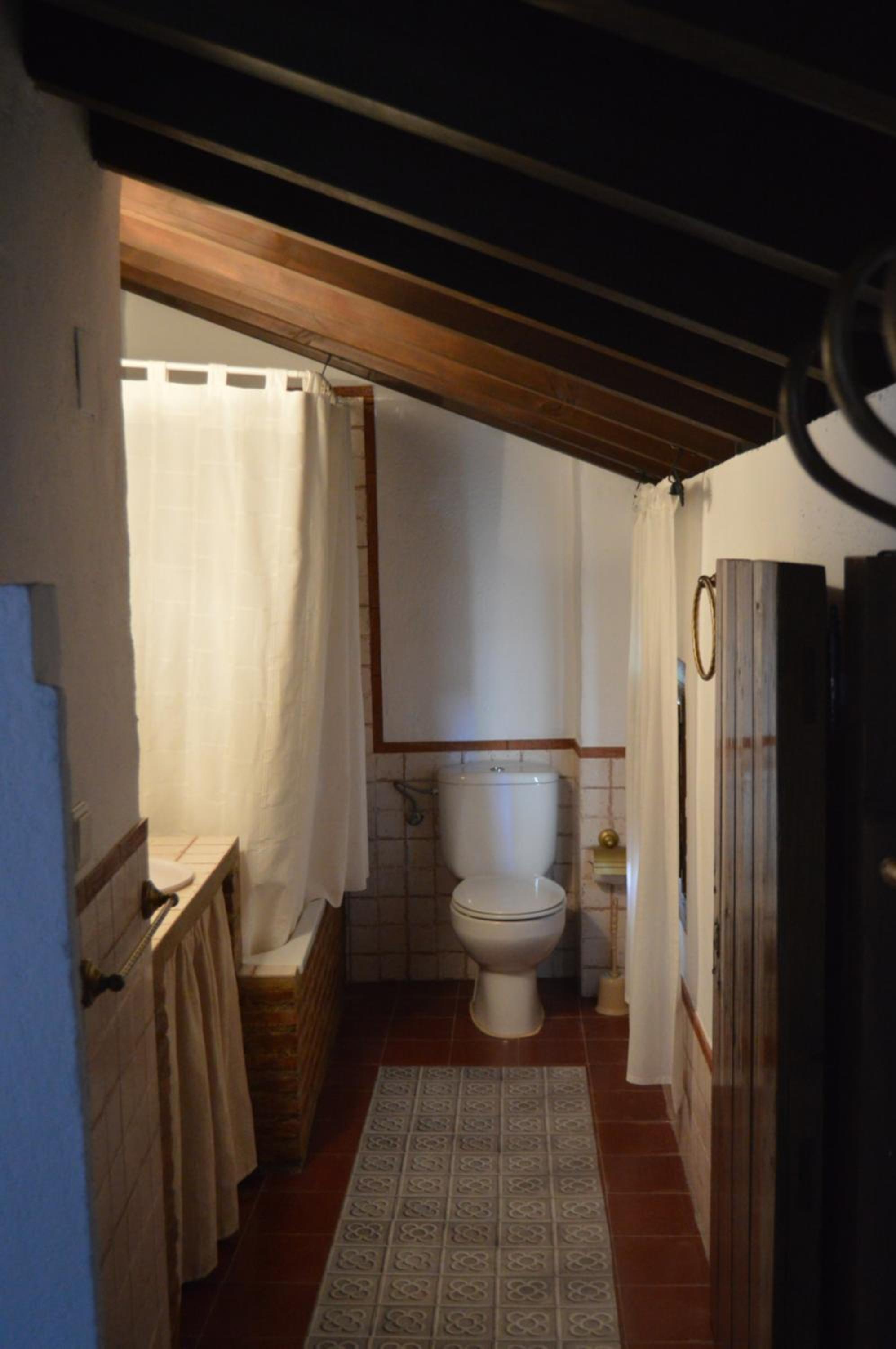 Four-Bedroom House photo 2