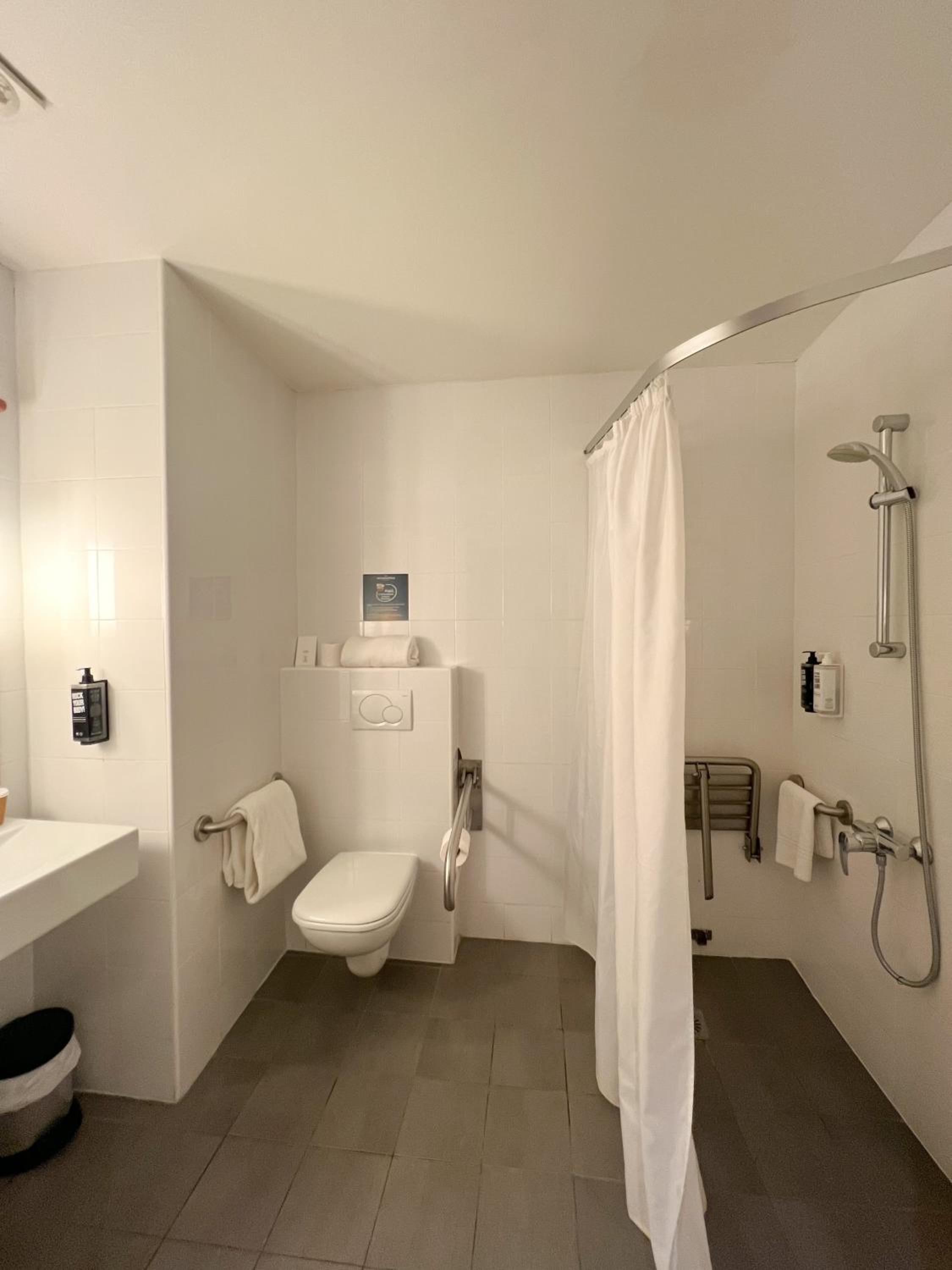 Double Room - Photo 2