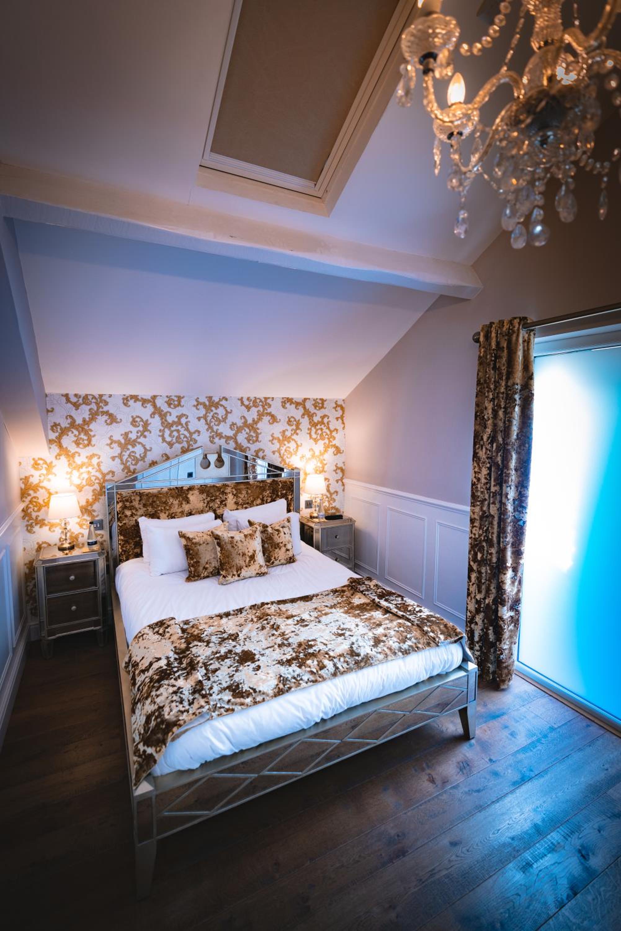 Superior King Suite