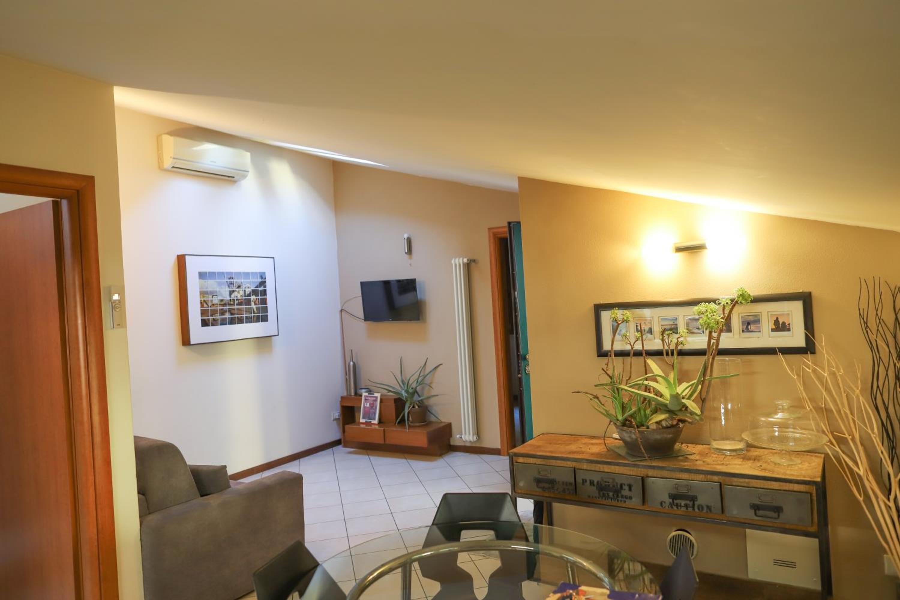 Apartment with Terrace - Photo 13