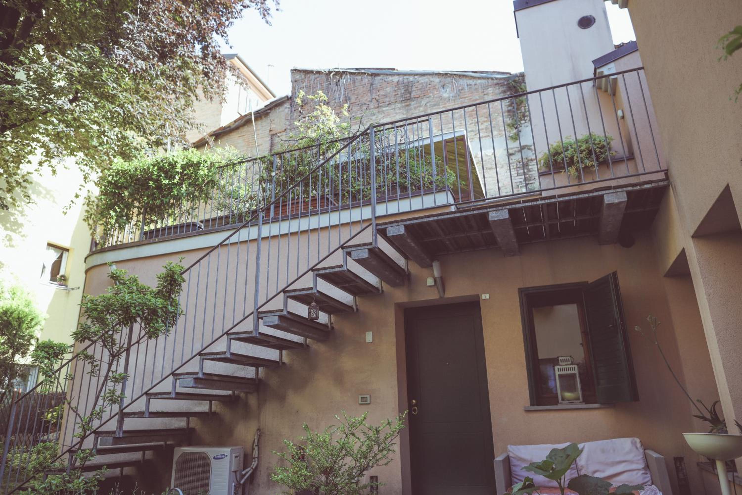 Apartment with Terrace - Photo 4
