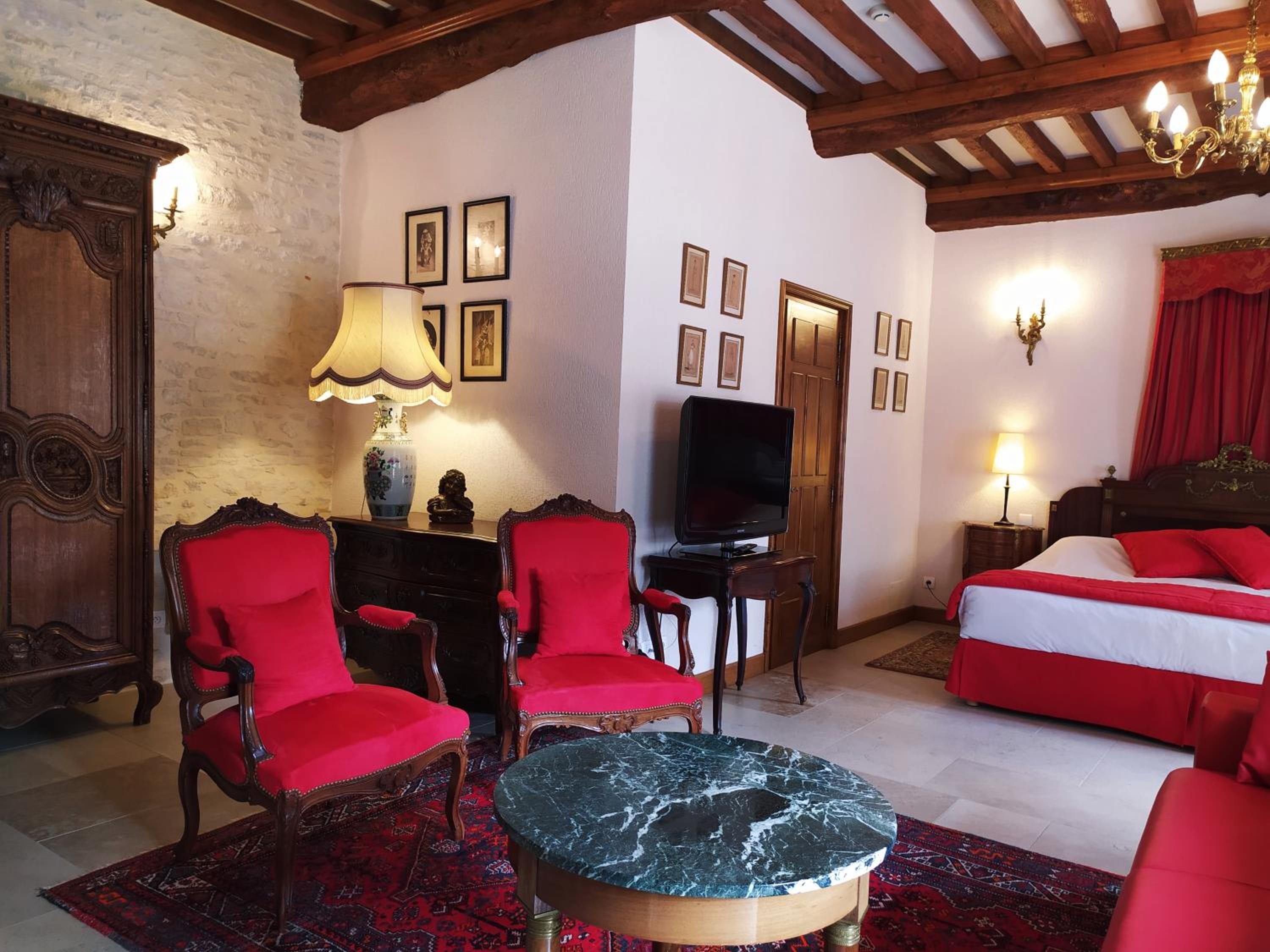 Suite - Photo 5