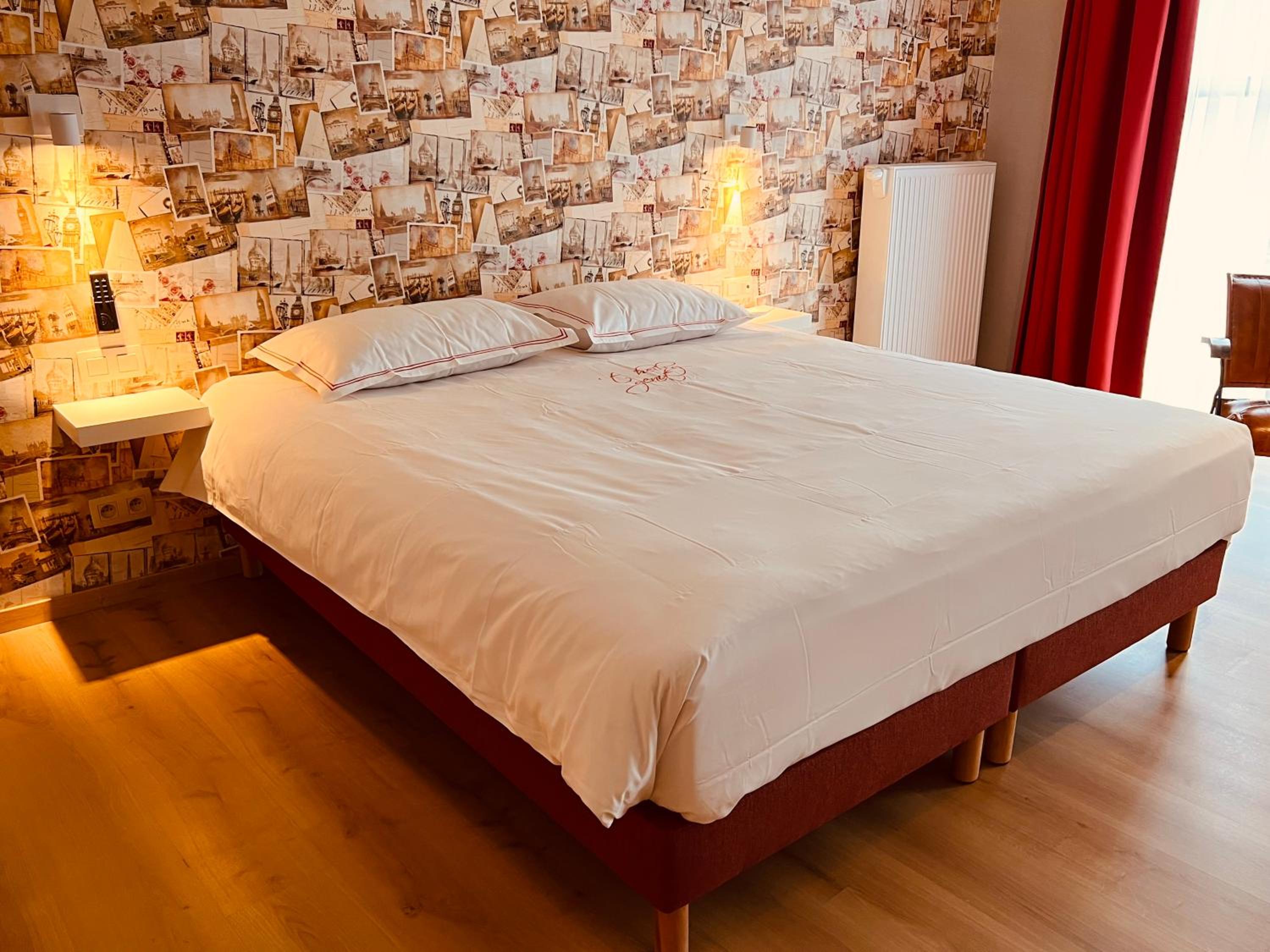 Deluxe Double Room with Bath photo 2