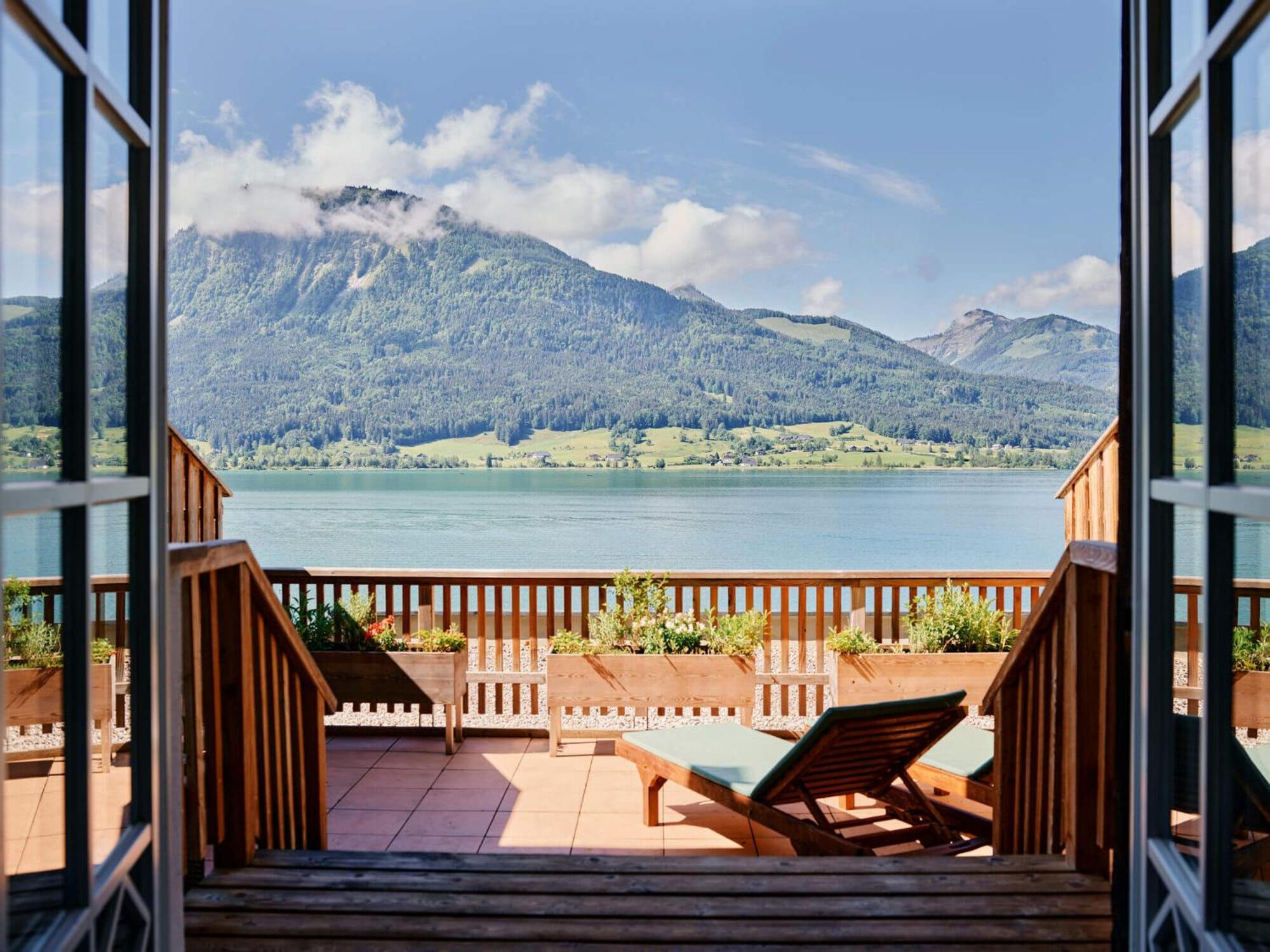 Junior Suite with Terrace and Lake View photo 3