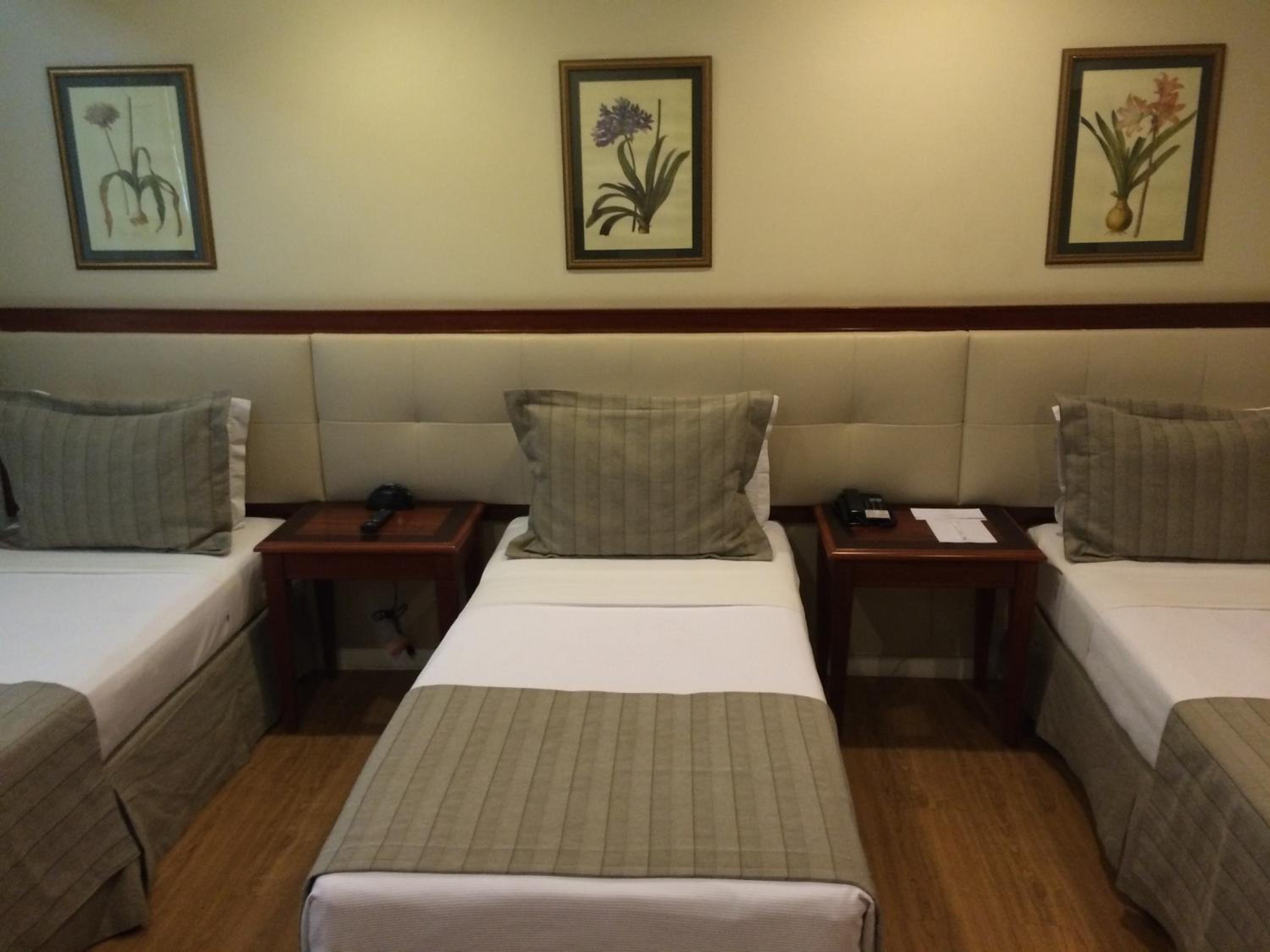 Standard Triple Room thumbnail 5