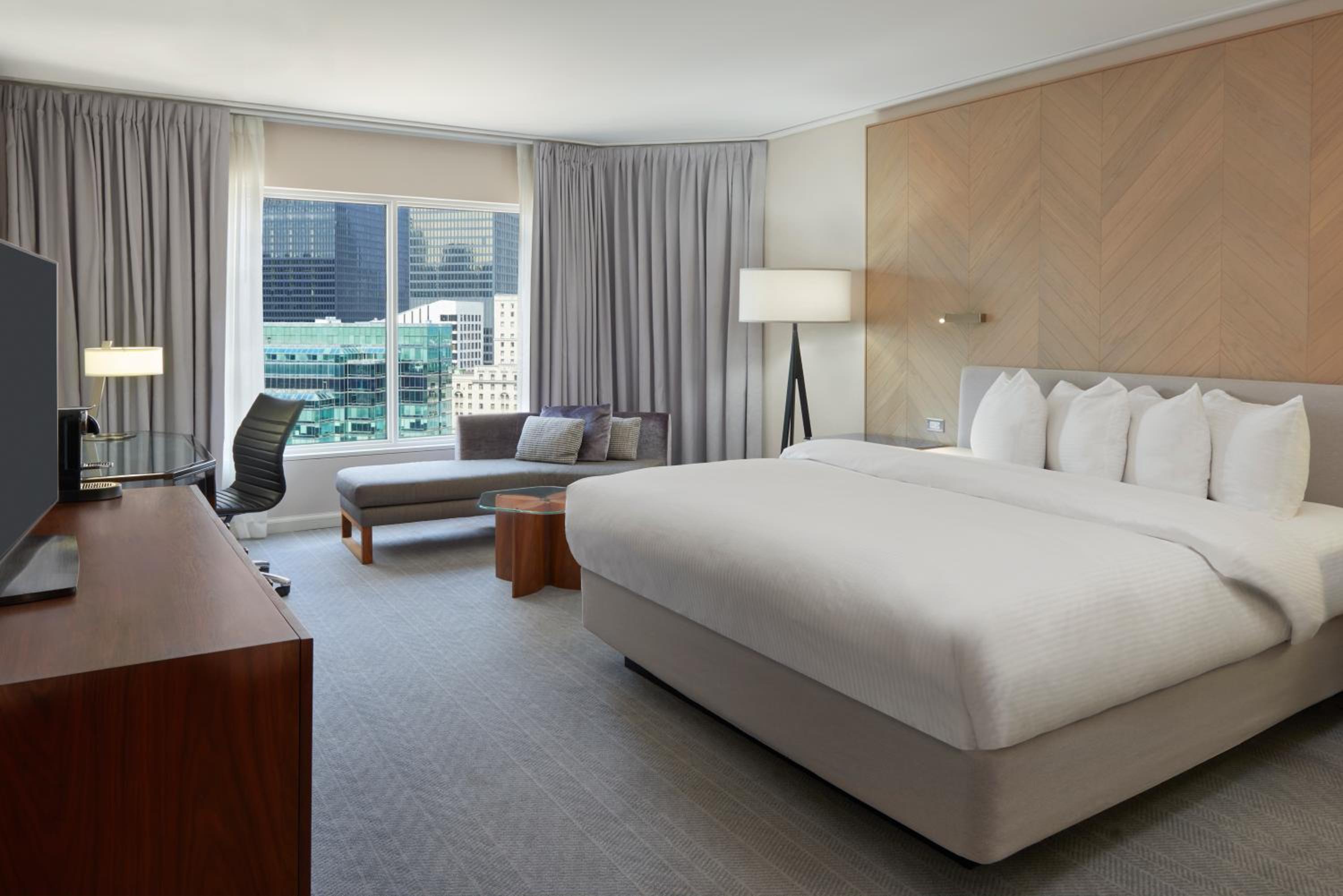 Premium King Room - Photo 1