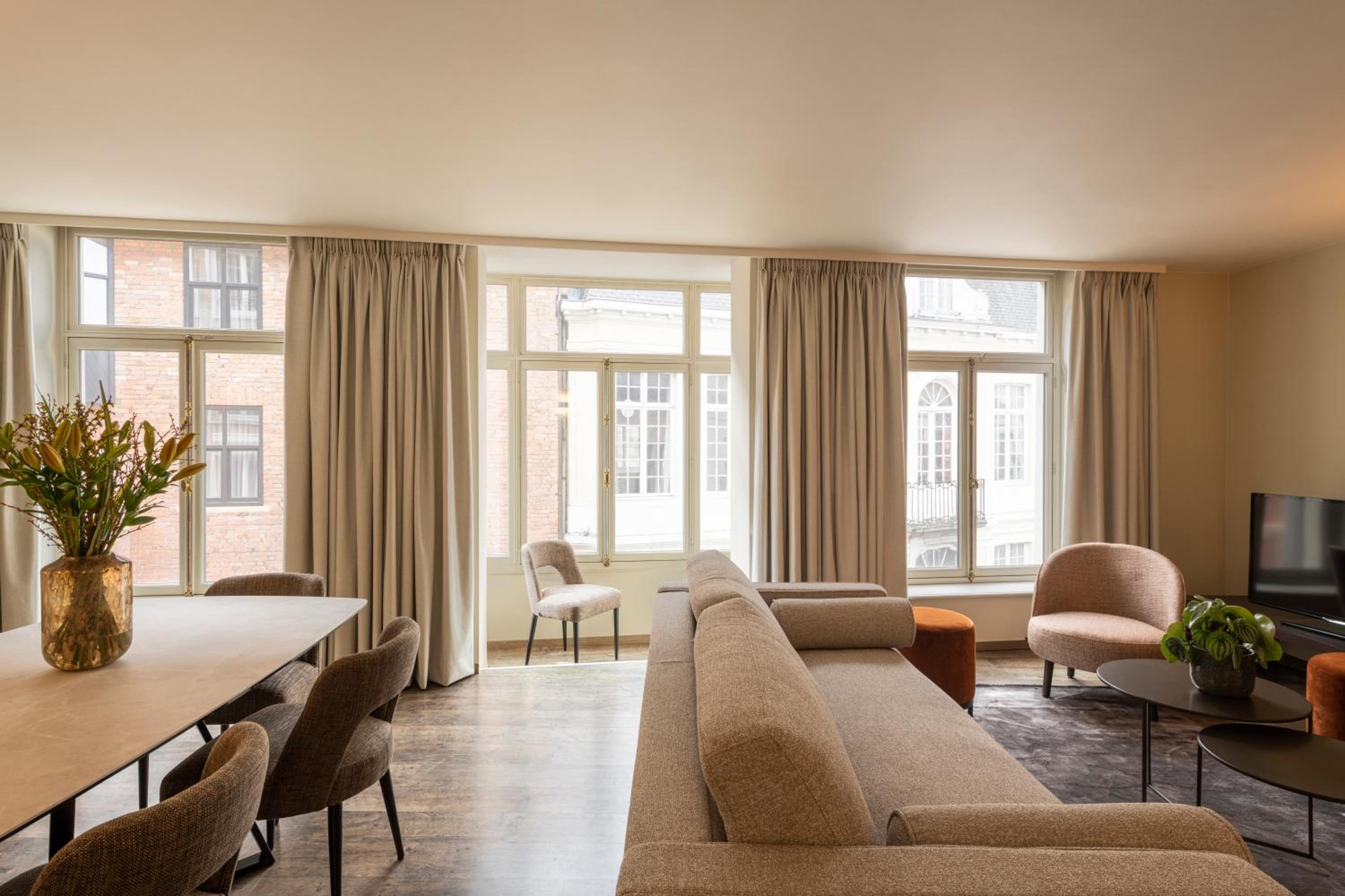 Two-Bedroom Apartment with Terrace (6 pax)
