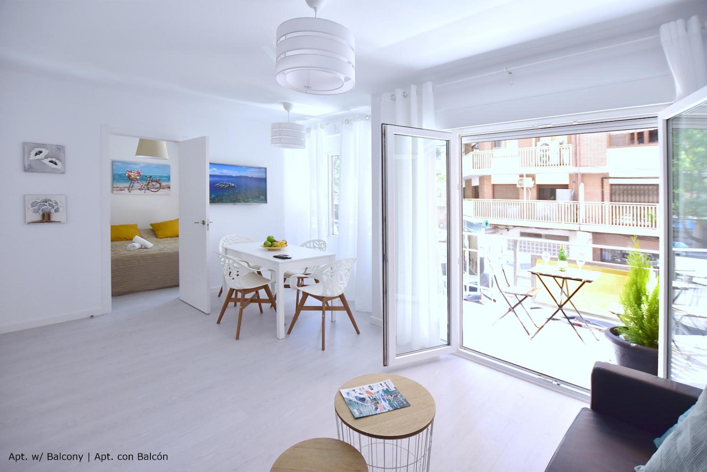 Apartment with Balcony - Photo 2