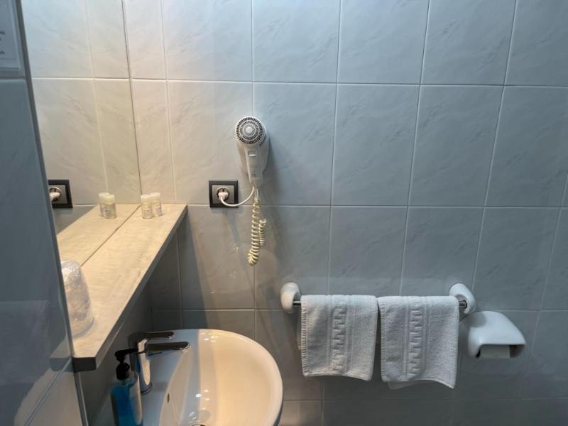Economy Double or Twin Room - Photo 13