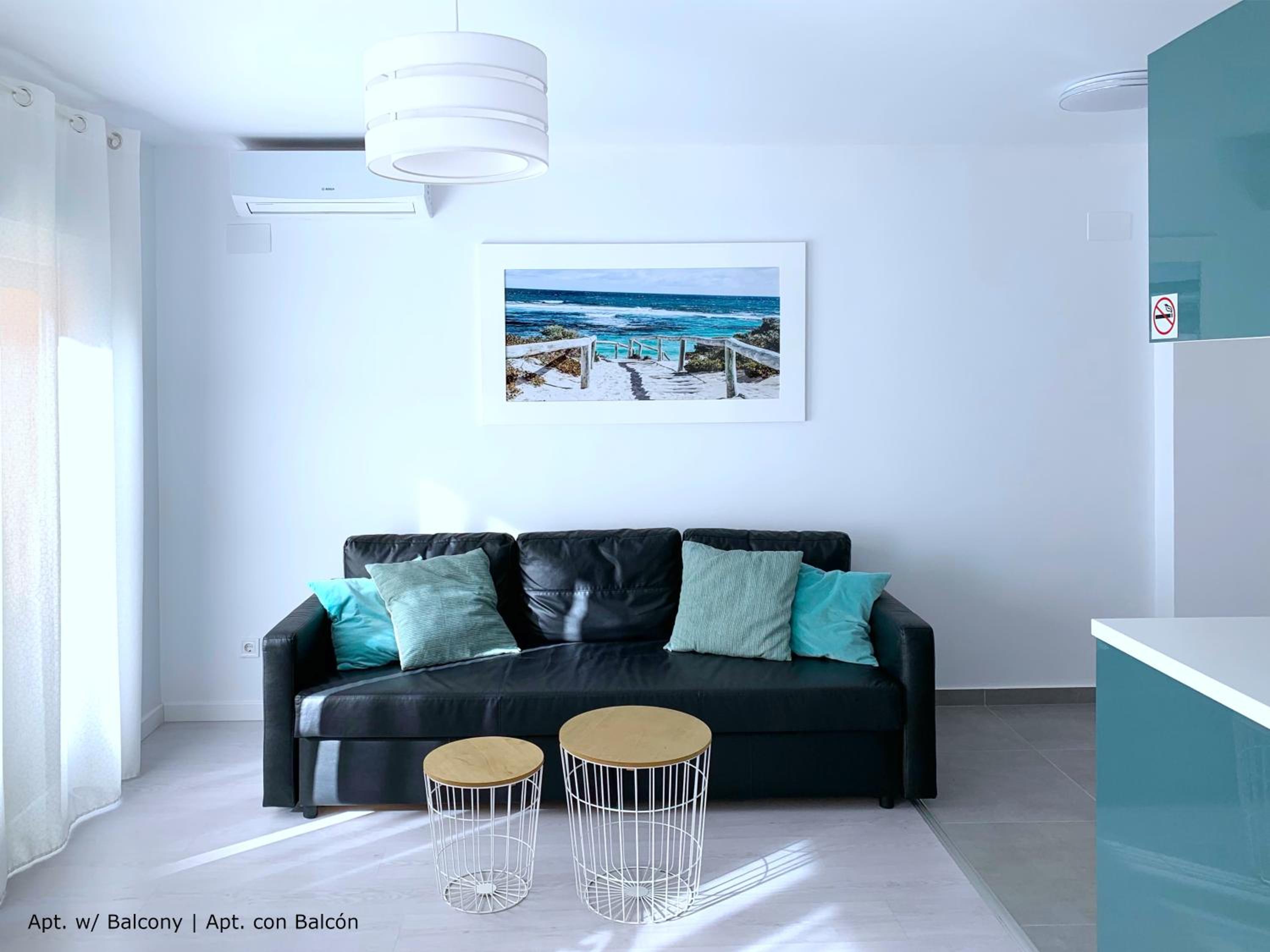 Apartment with Balcony - Photo 17