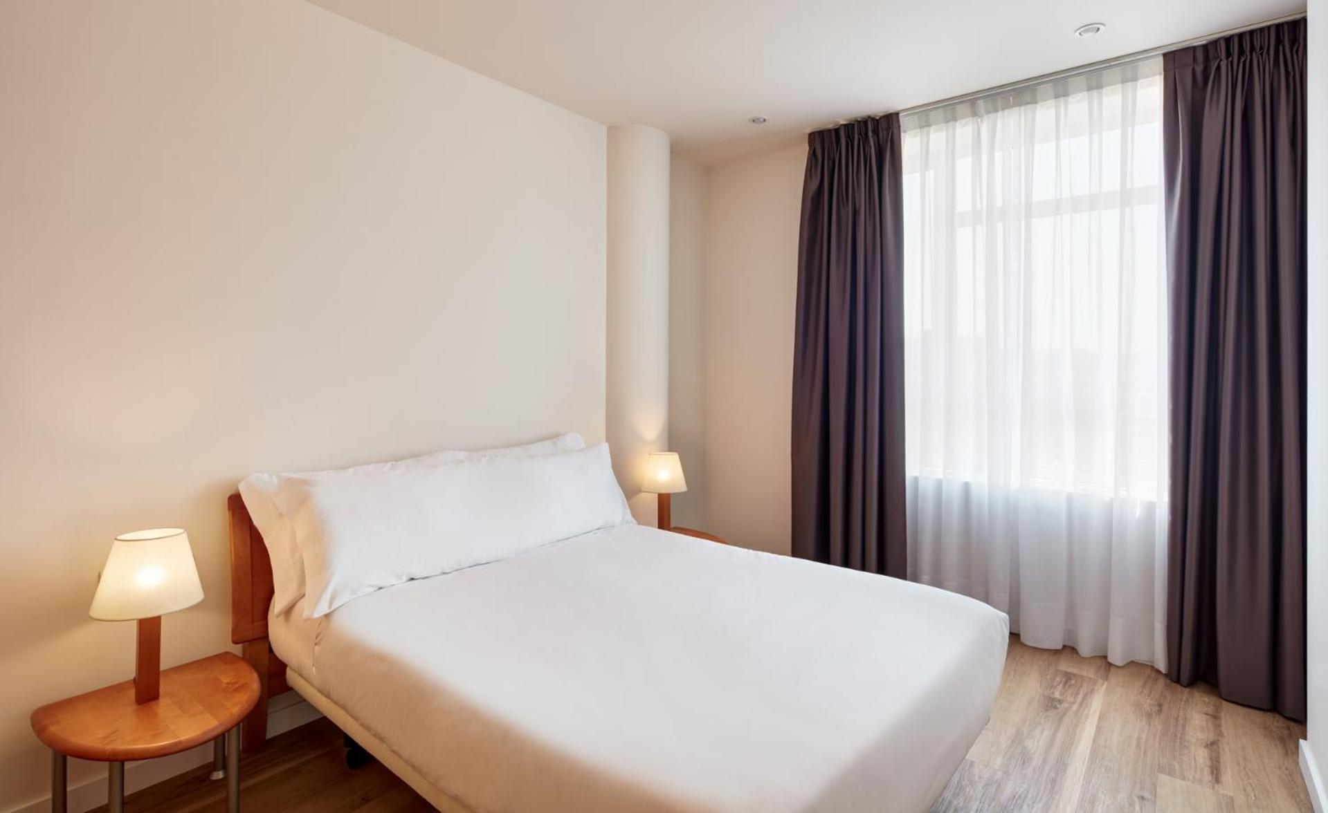 Two-Bedroom Studio Apartment - Photo 4