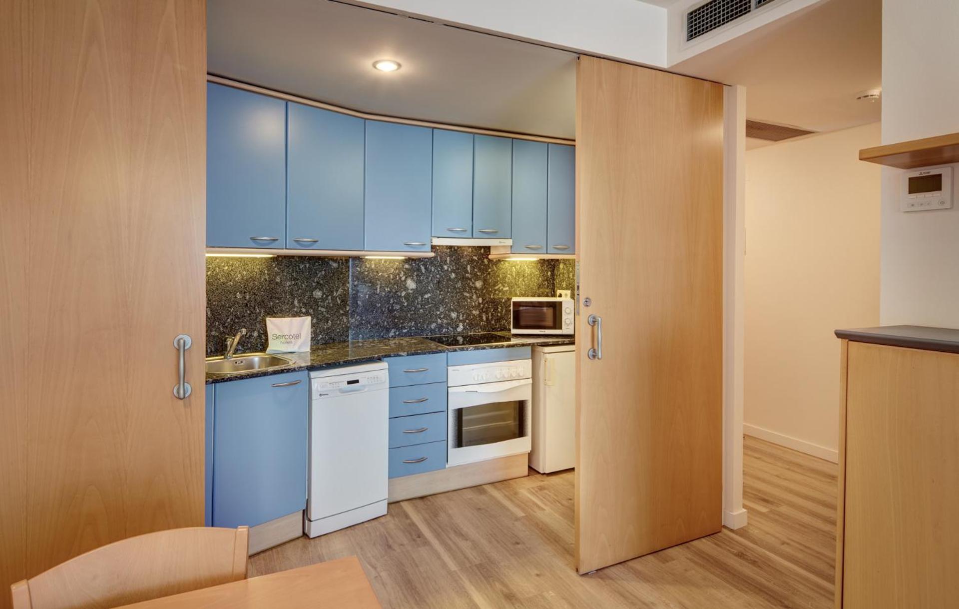 Two-Bedroom Studio Apartment - Photo 3