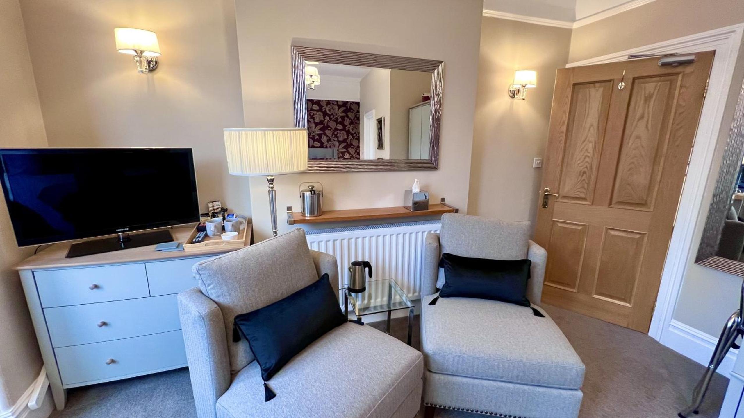 Deluxe King Room photo 2