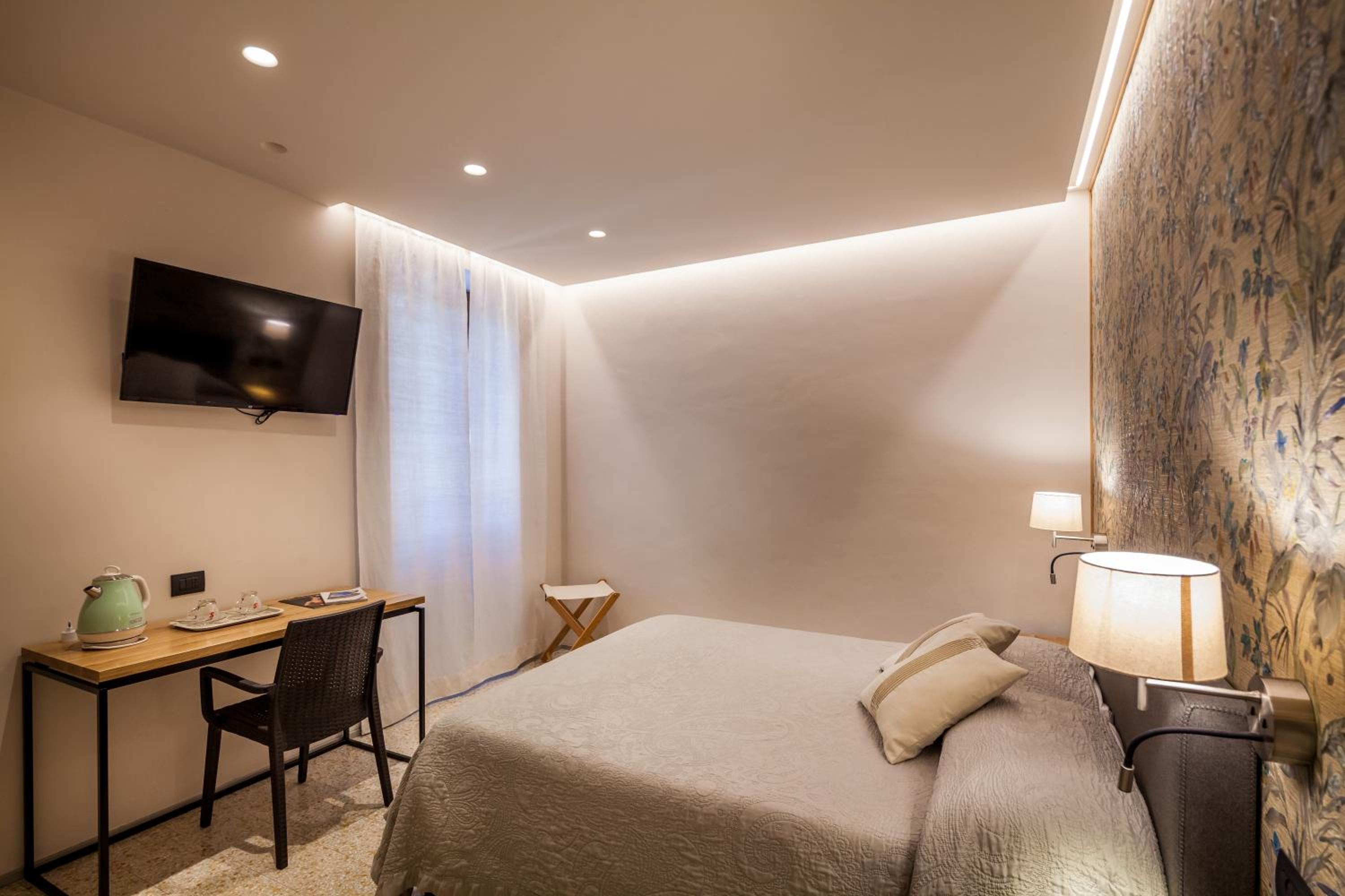 Superior Double Room - Photo 1