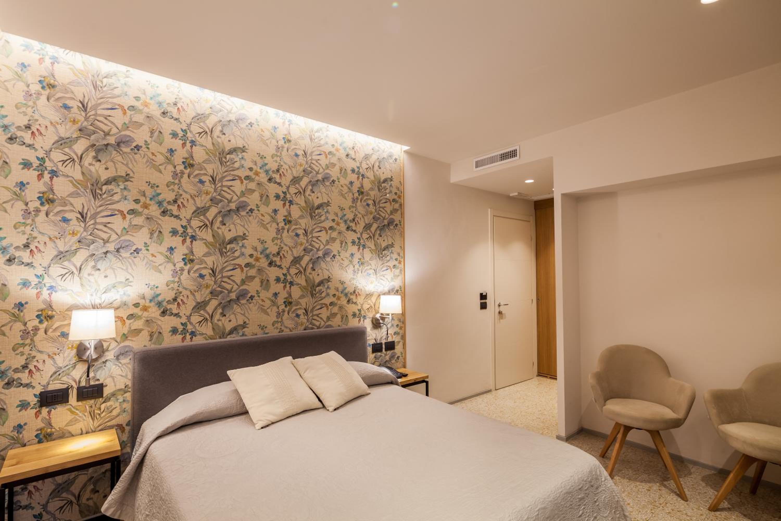 Superior Double Room - Photo 2