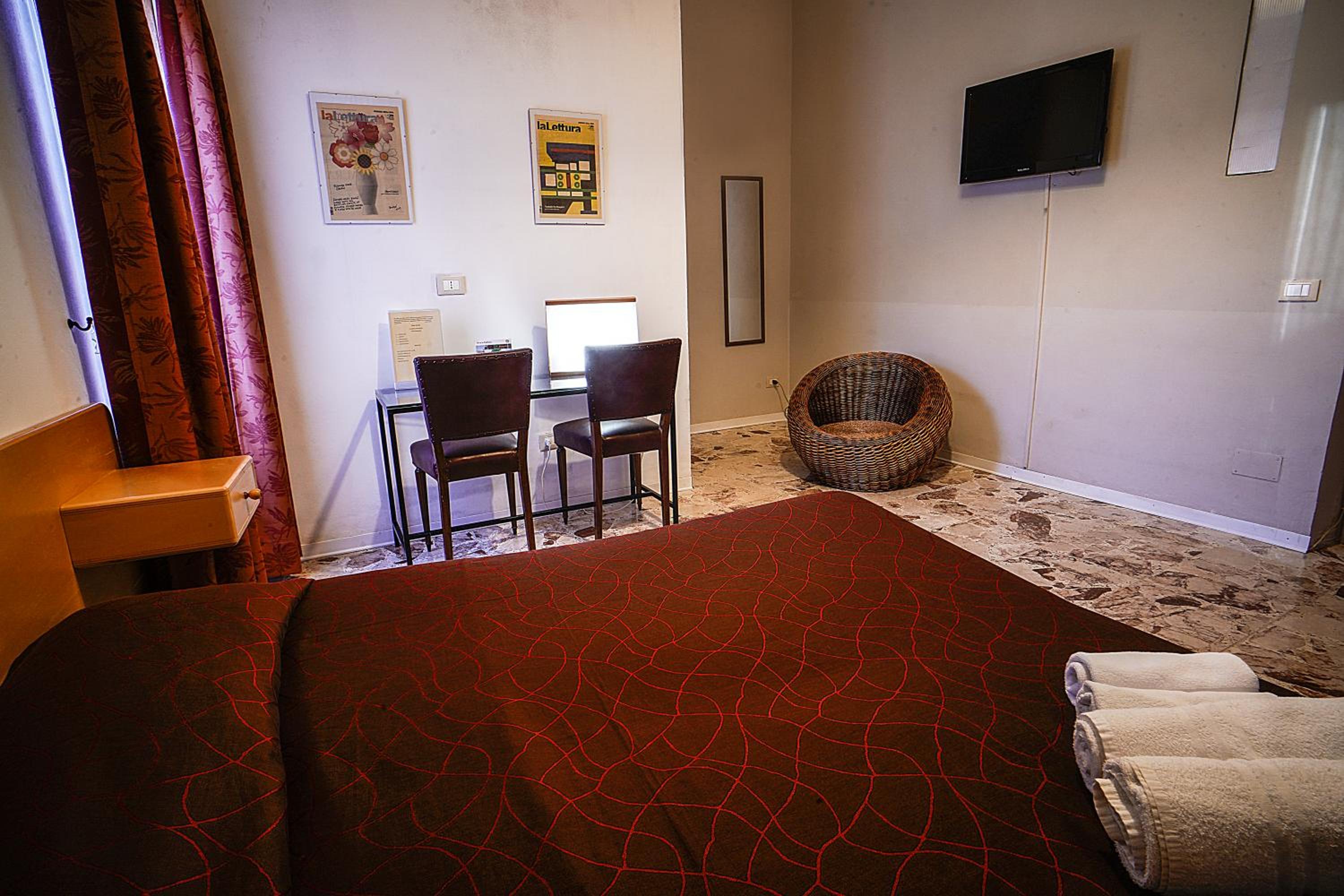 Double Room with Balcony and Sea View - Photo 4