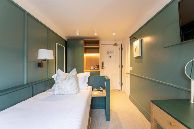 Single Room photo 2