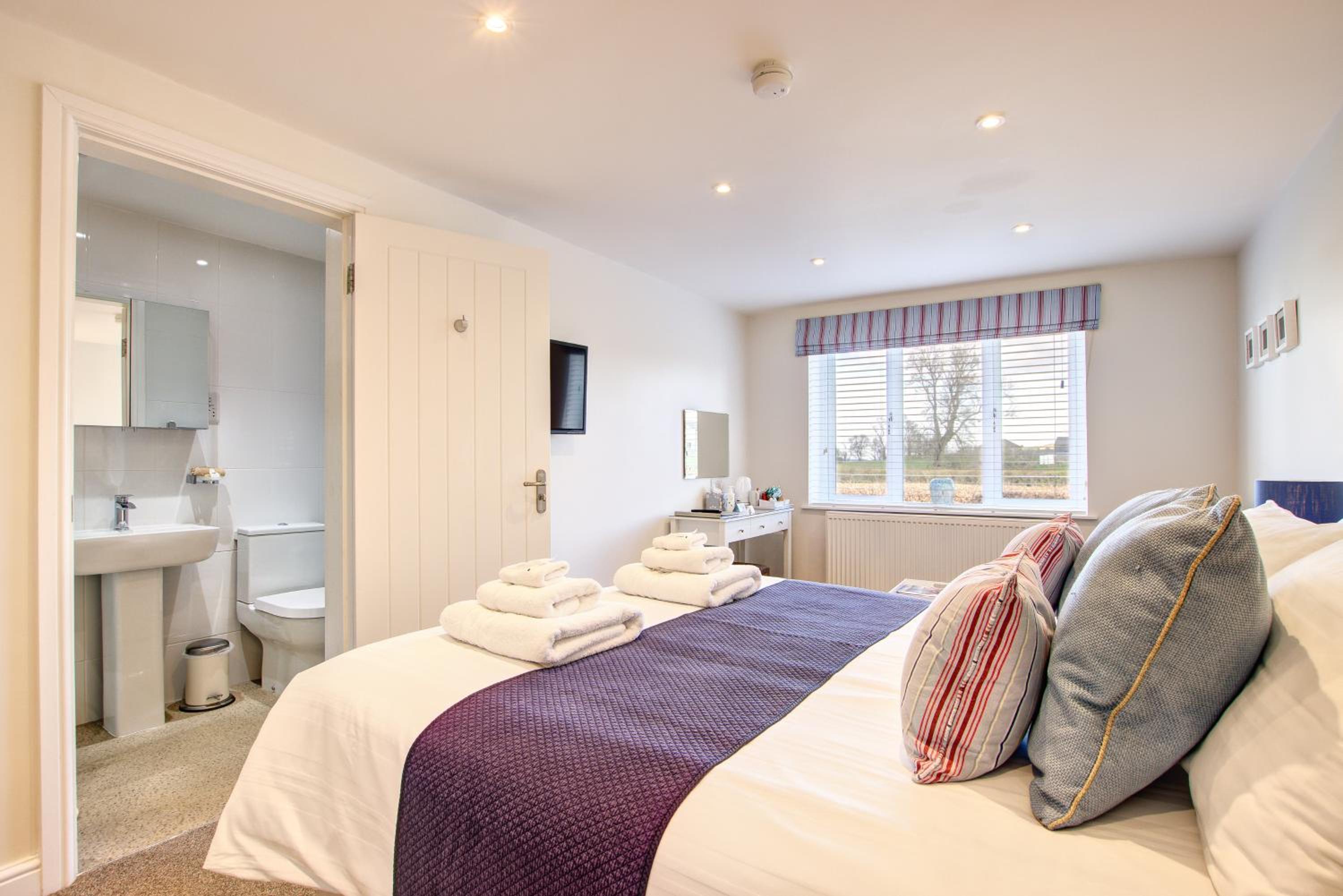 Superior King Room photo 2