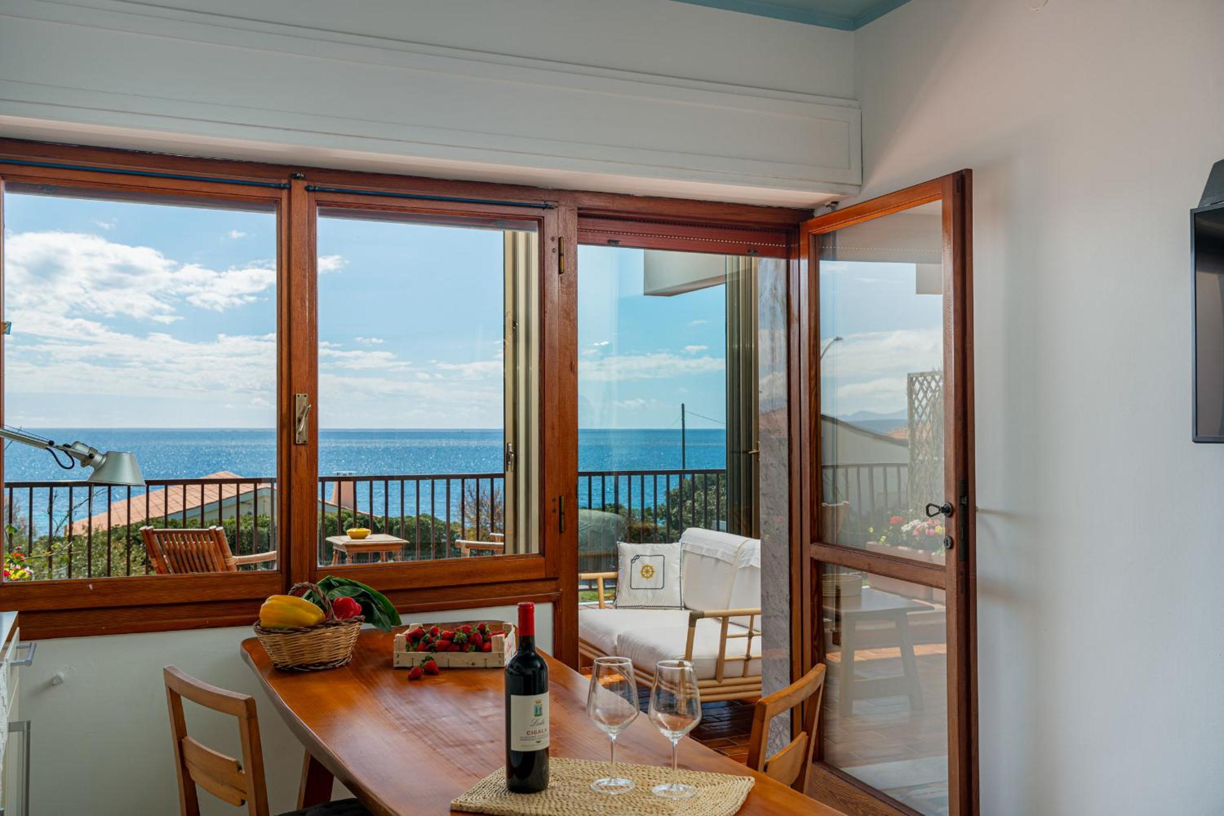 Apartment With Sea View photo 2