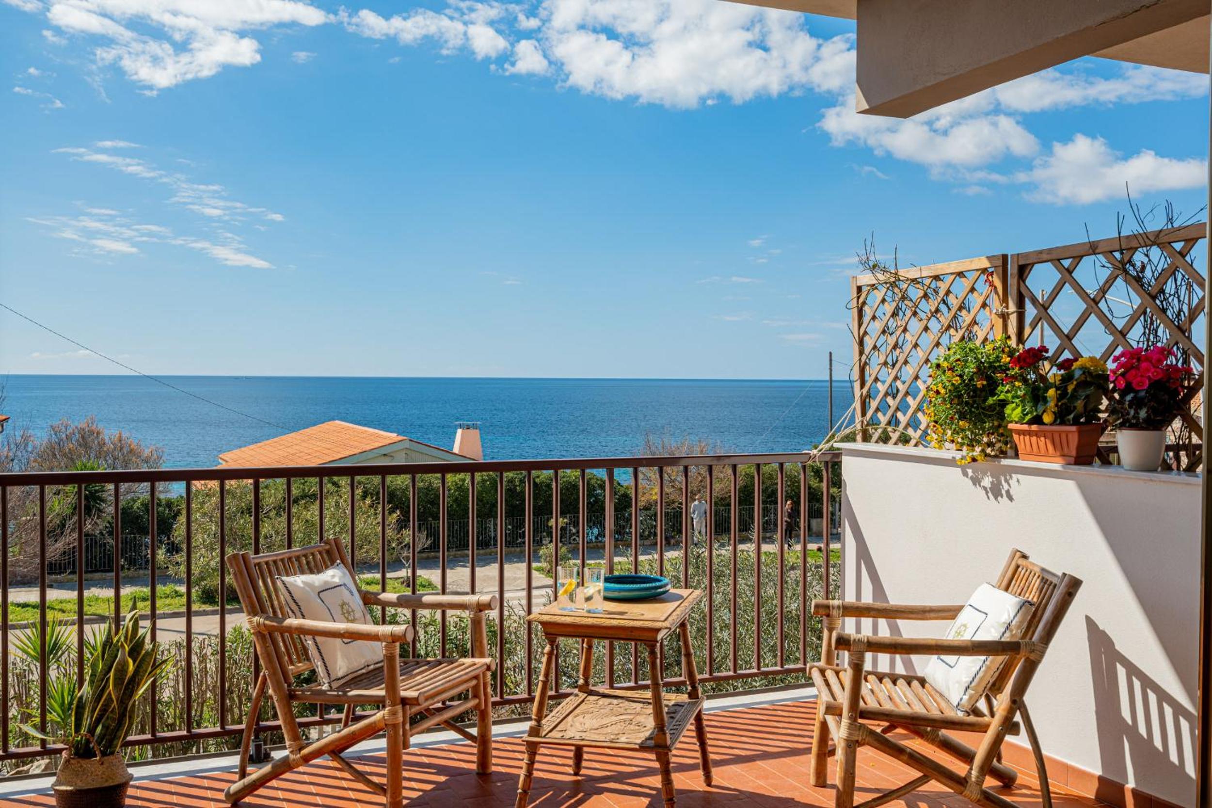 Apartment With Sea View photo 2