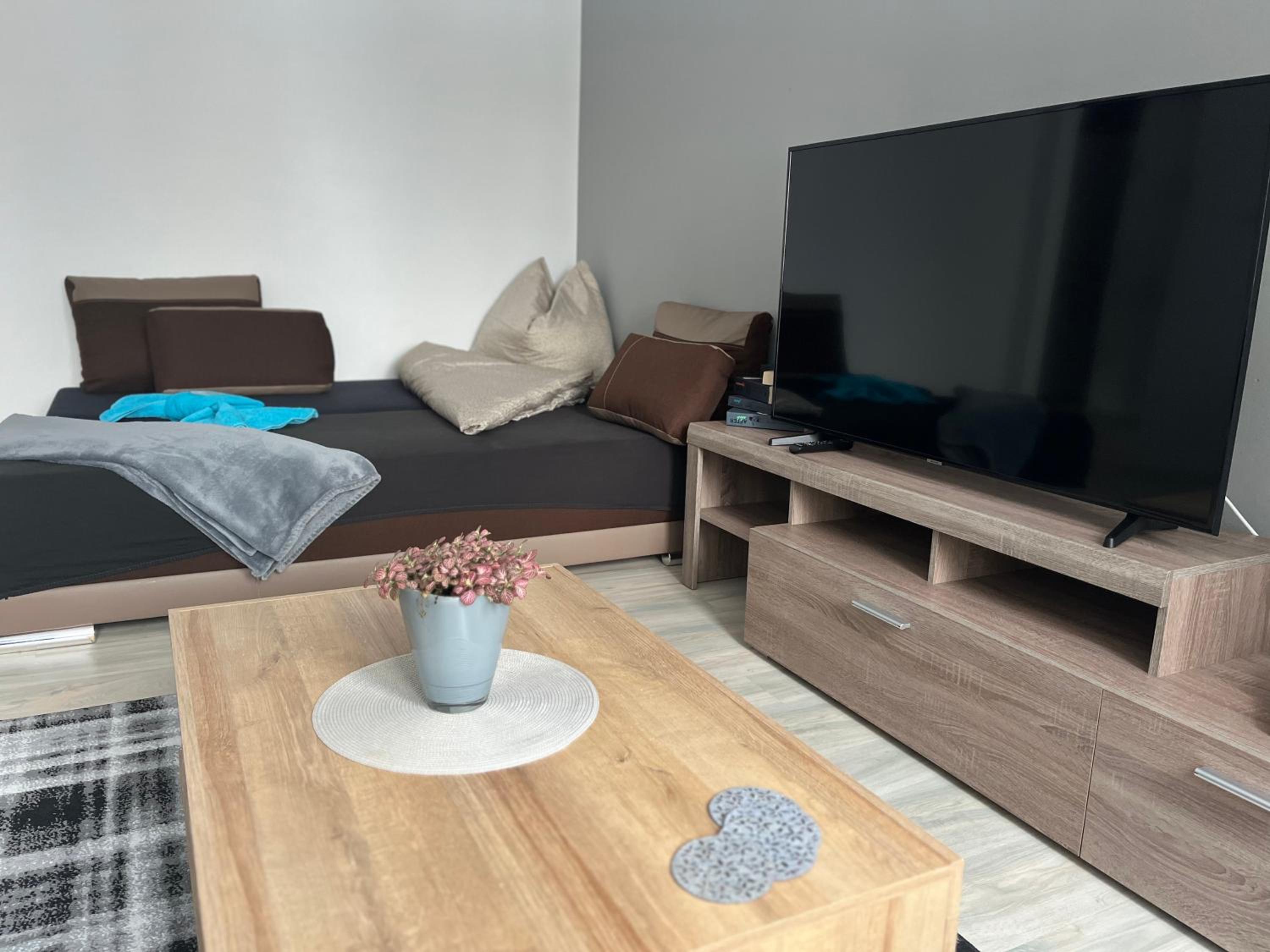 One-Bedroom Apartment photo 2