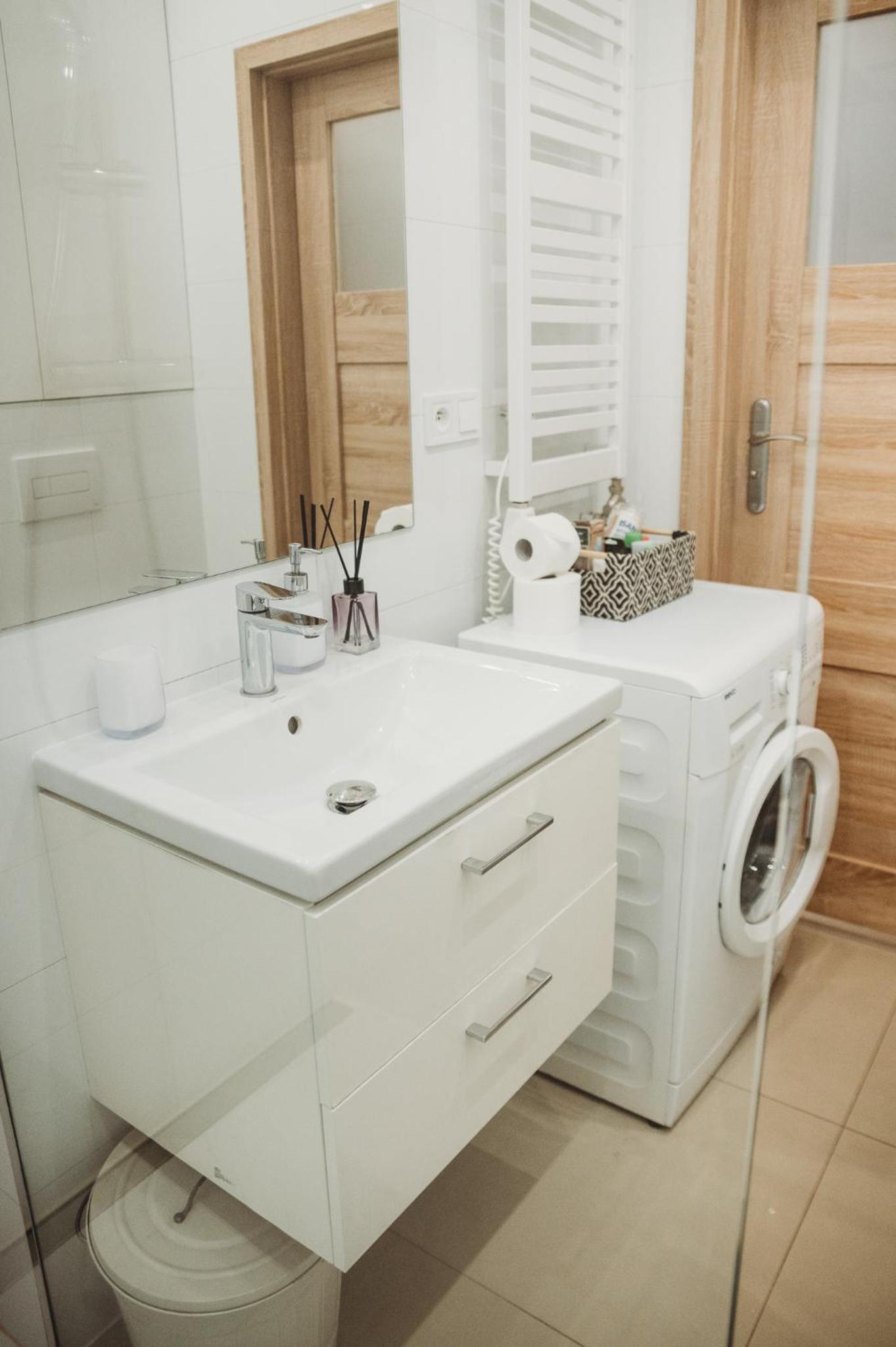 One-Bedroom Apartment - Photo 4