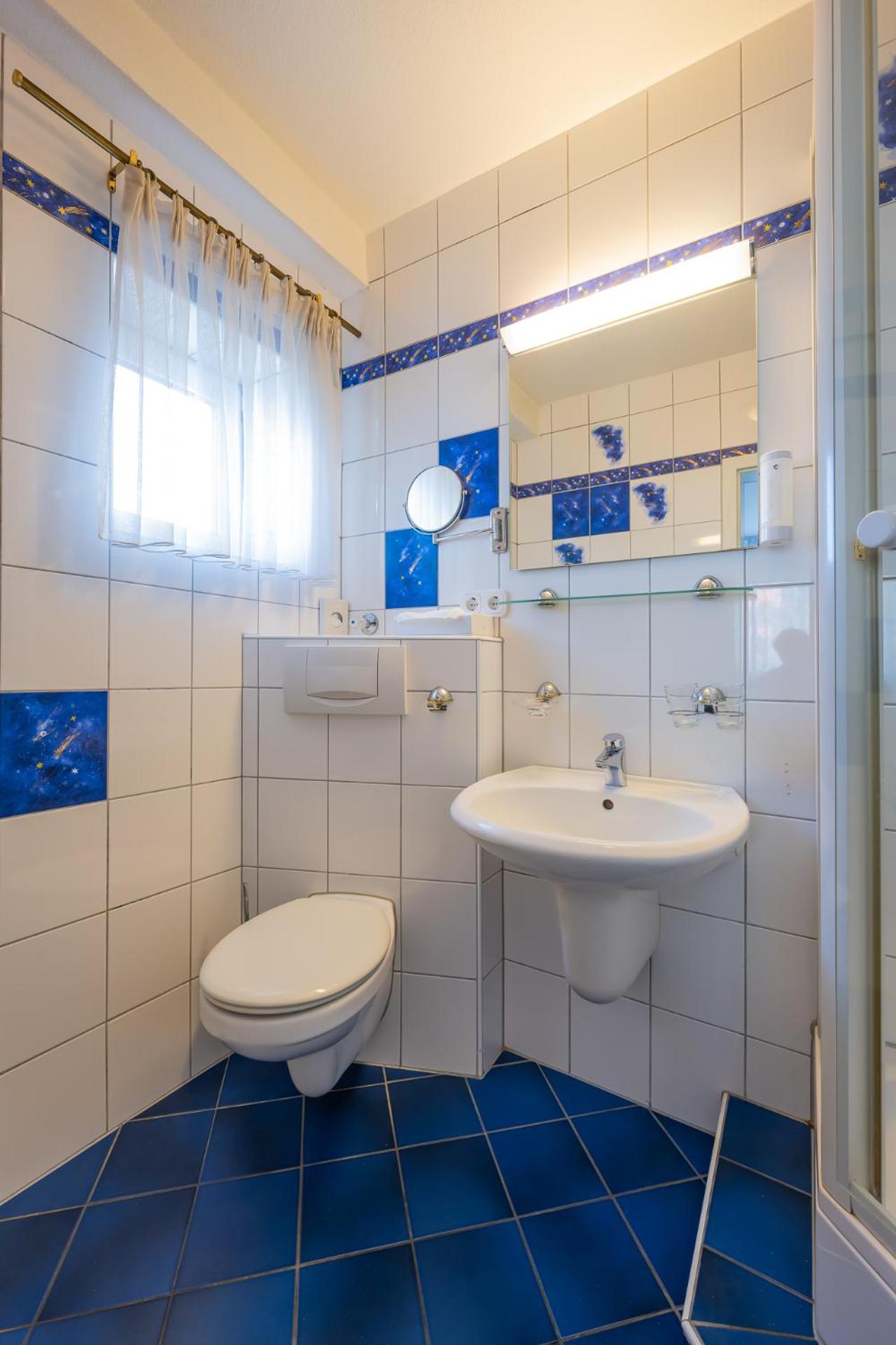 Double Room - Photo 12