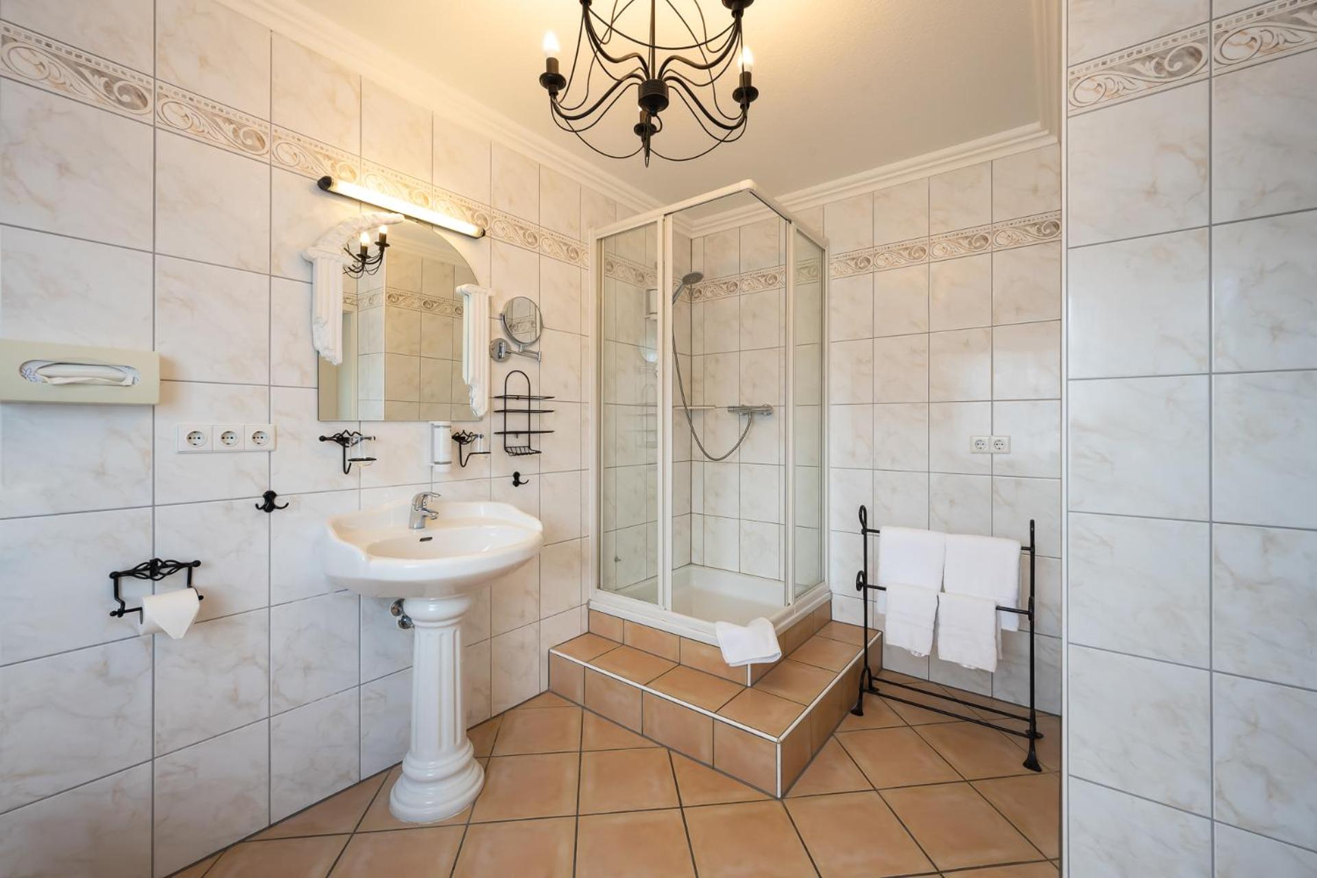 Double Room - Photo 11