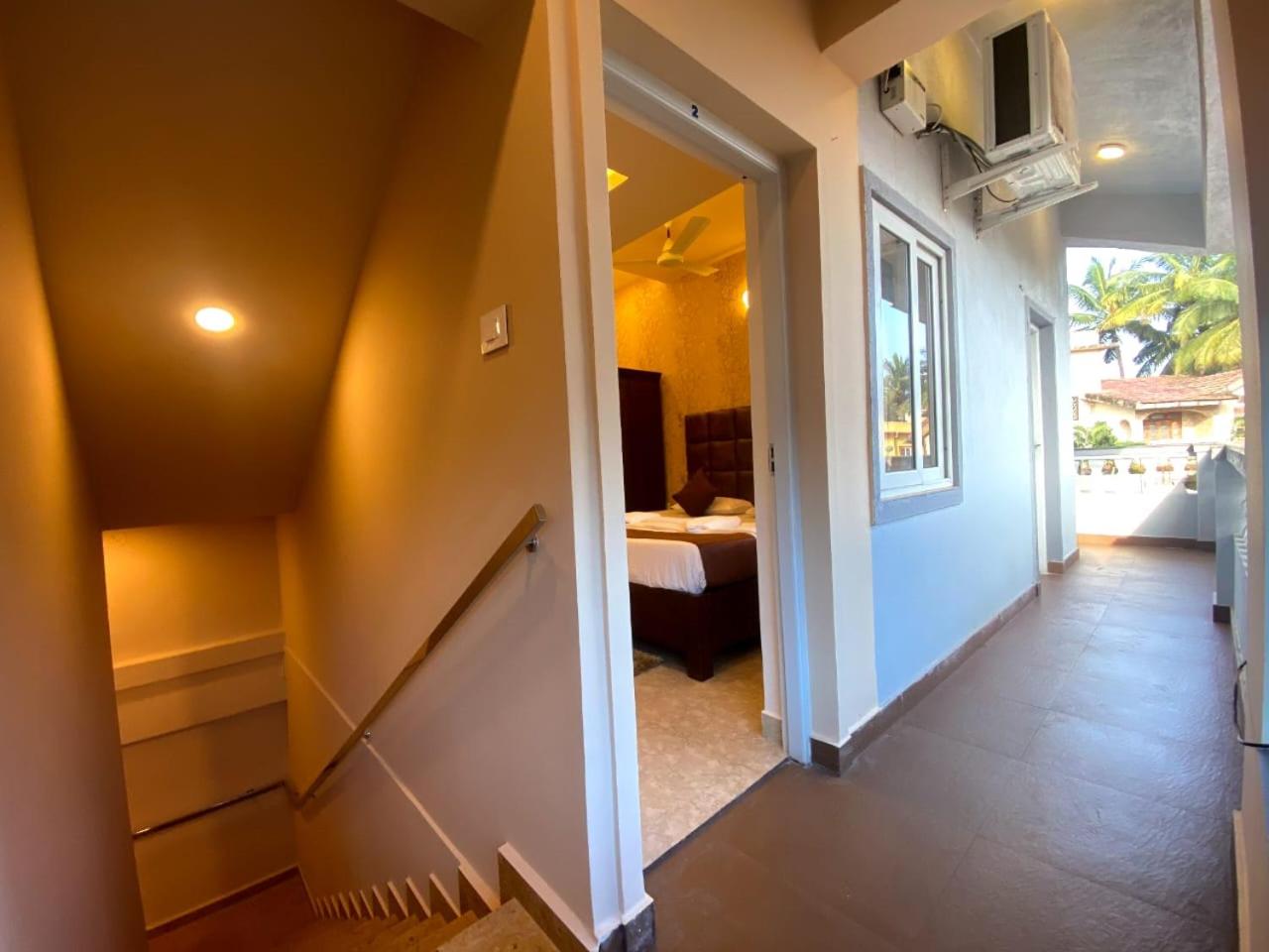 Five-Bedroom House photo 1