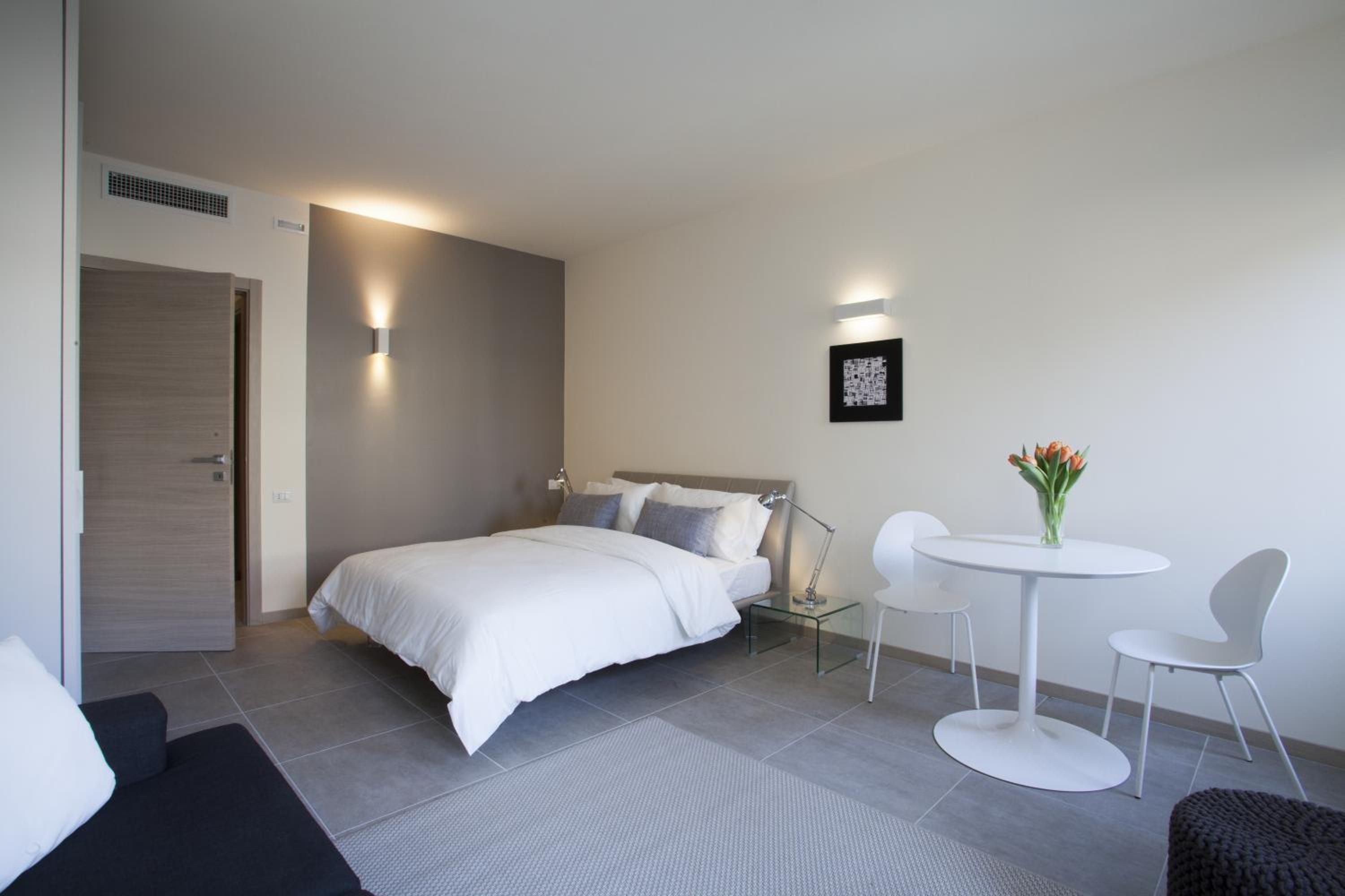 Deluxe Studio with Terrace photo 3