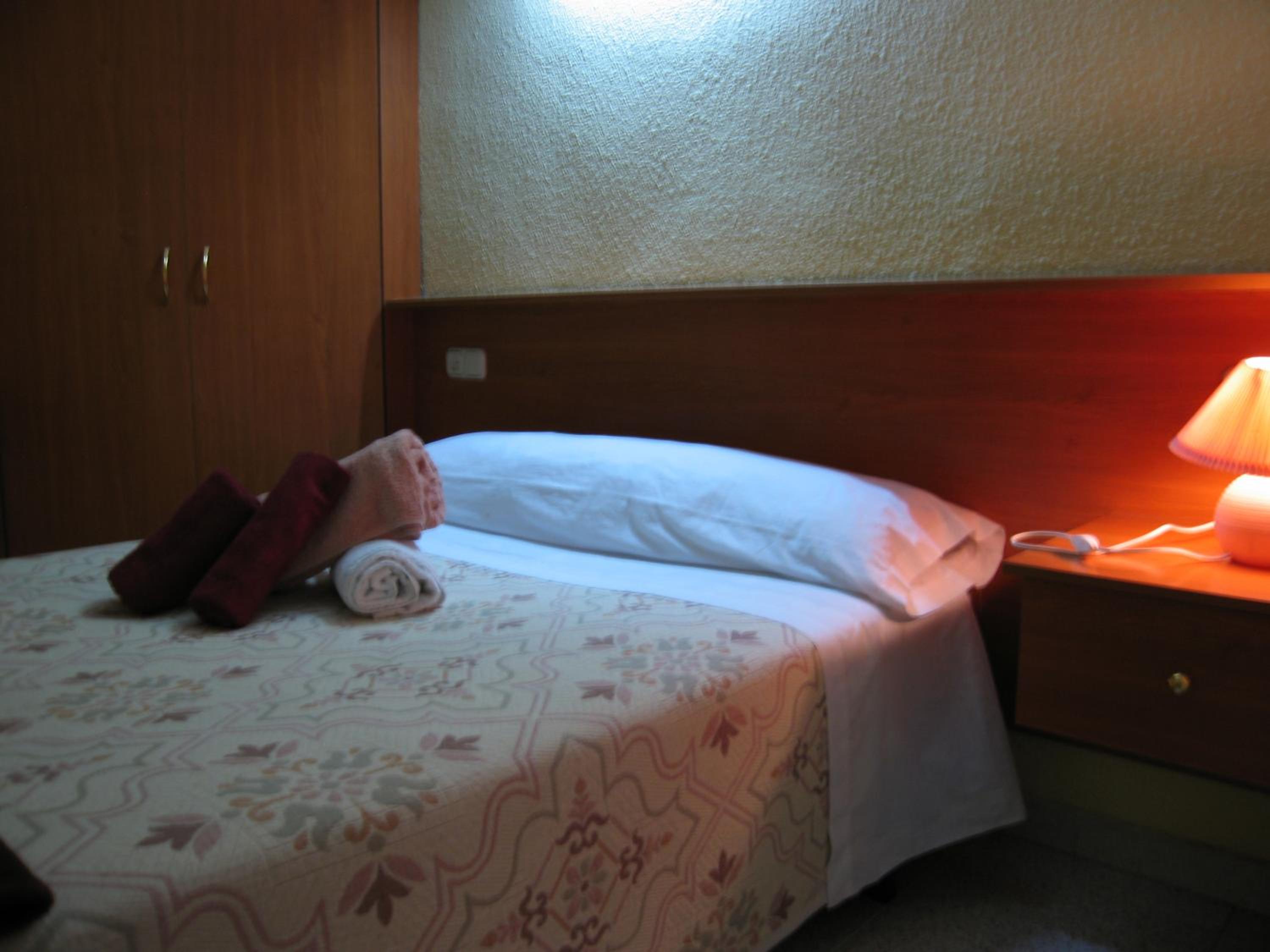 Double Room with Shared Bathroom photo 3