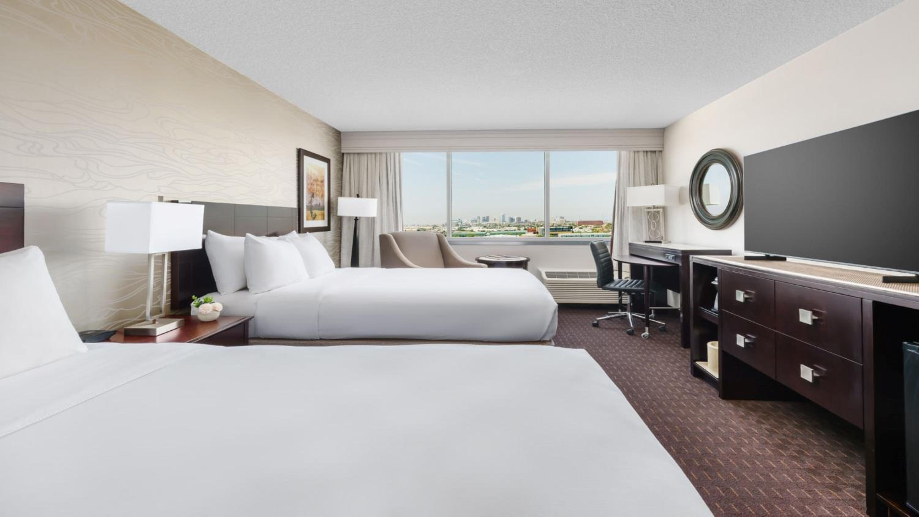 Premium Queen Room with Two Queen Beds photo 2