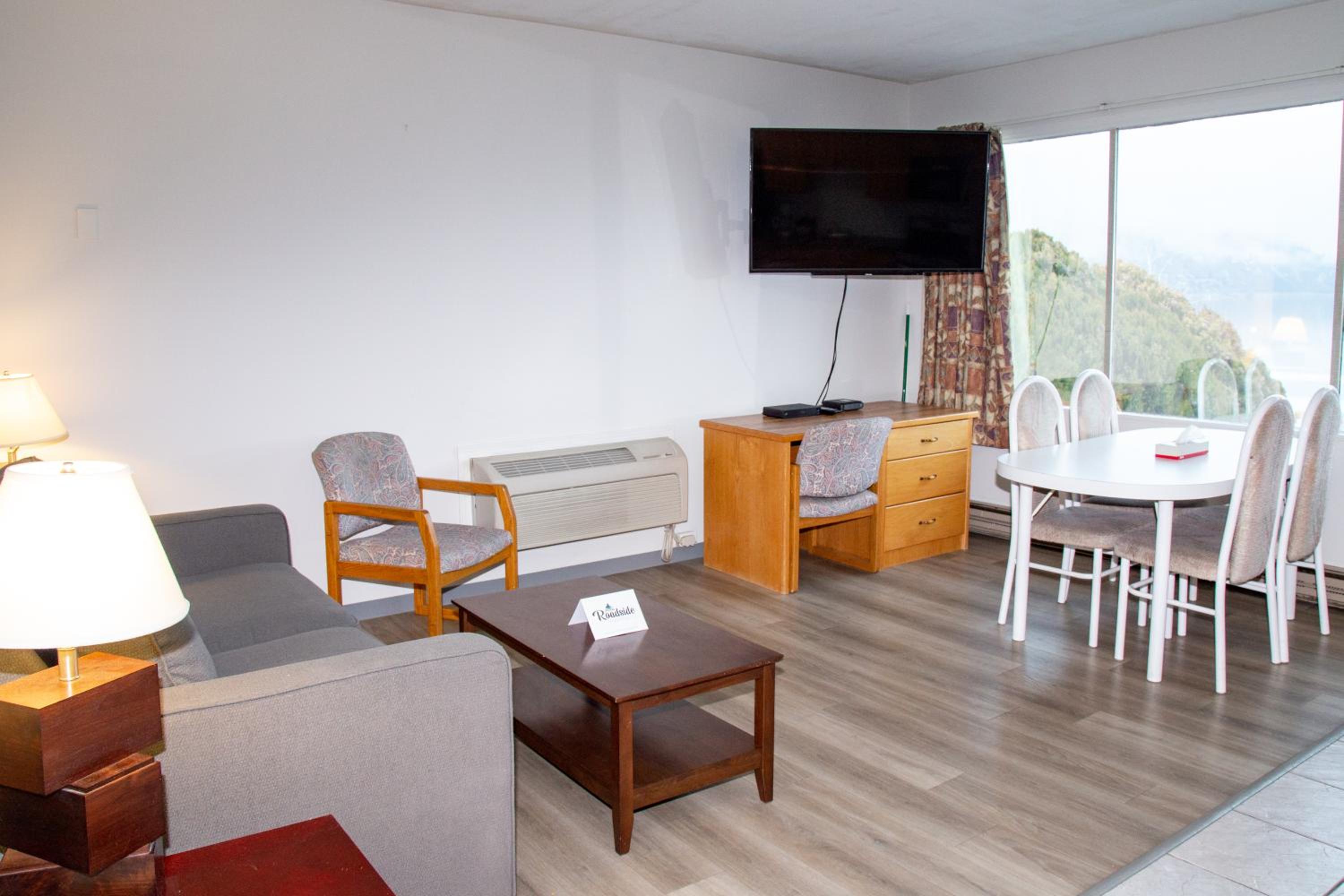 Suite with Lake View