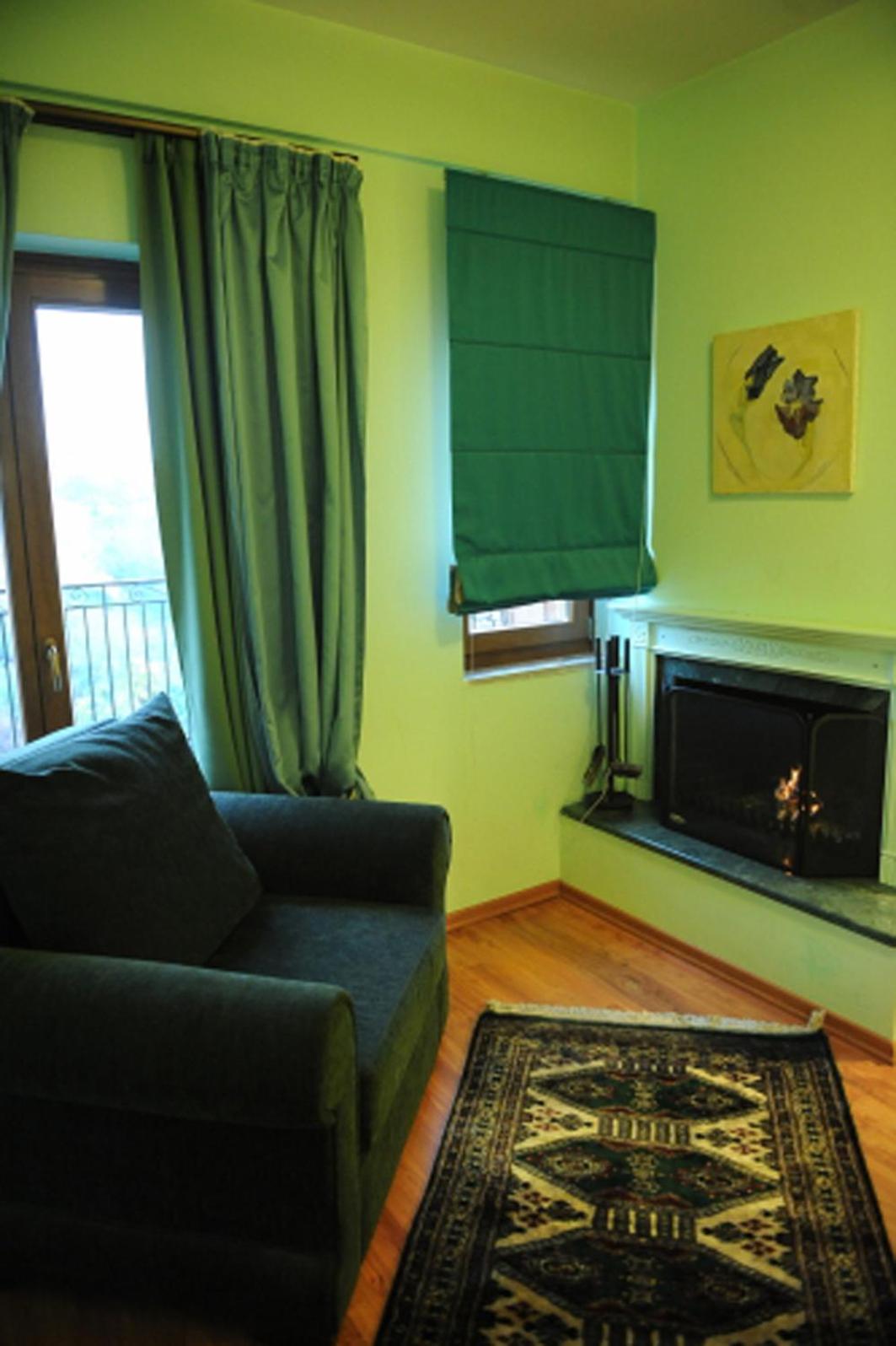 Deluxe Double Room with Balcony photo 3