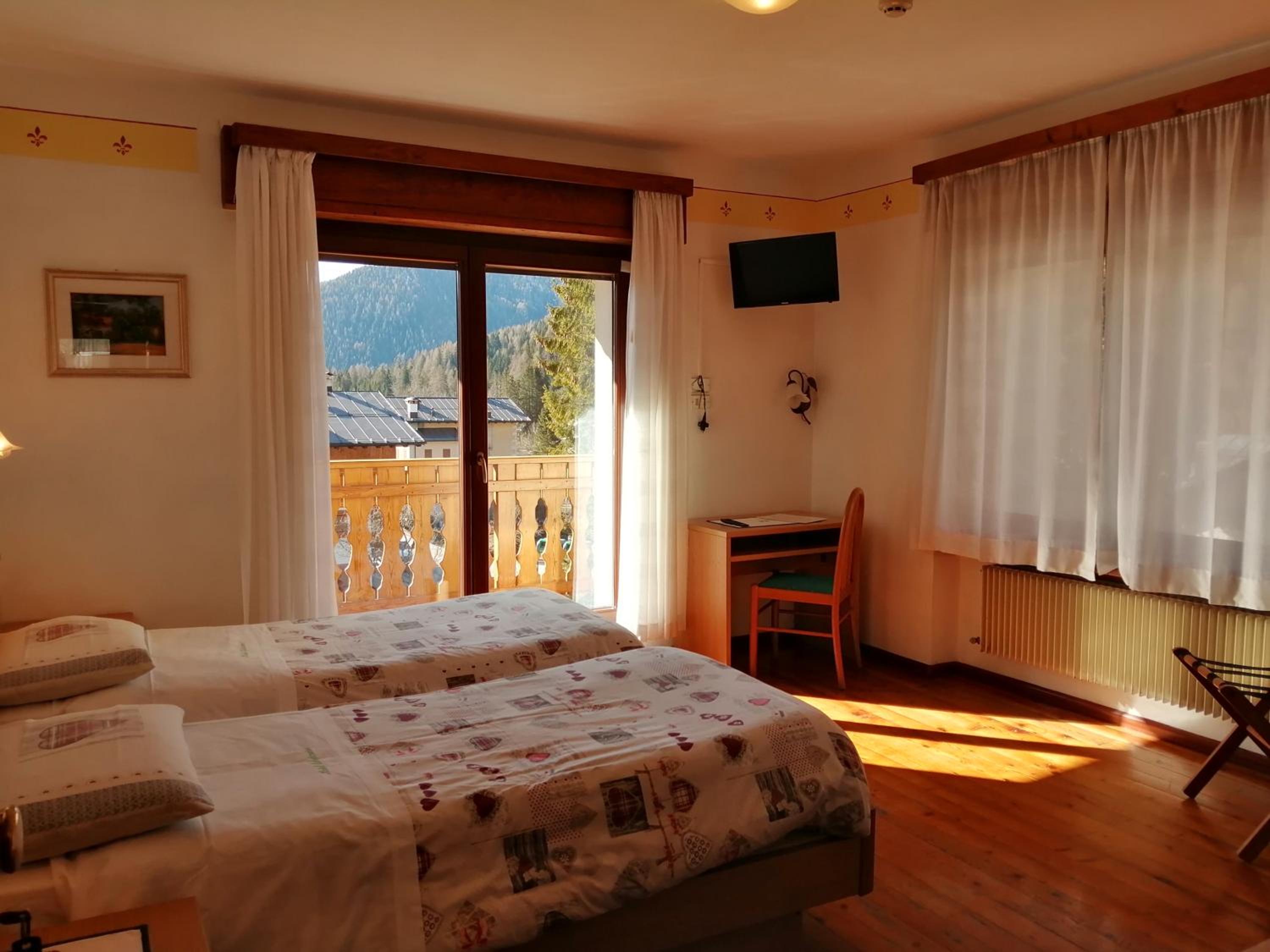 Standard Double Room - Photo 4