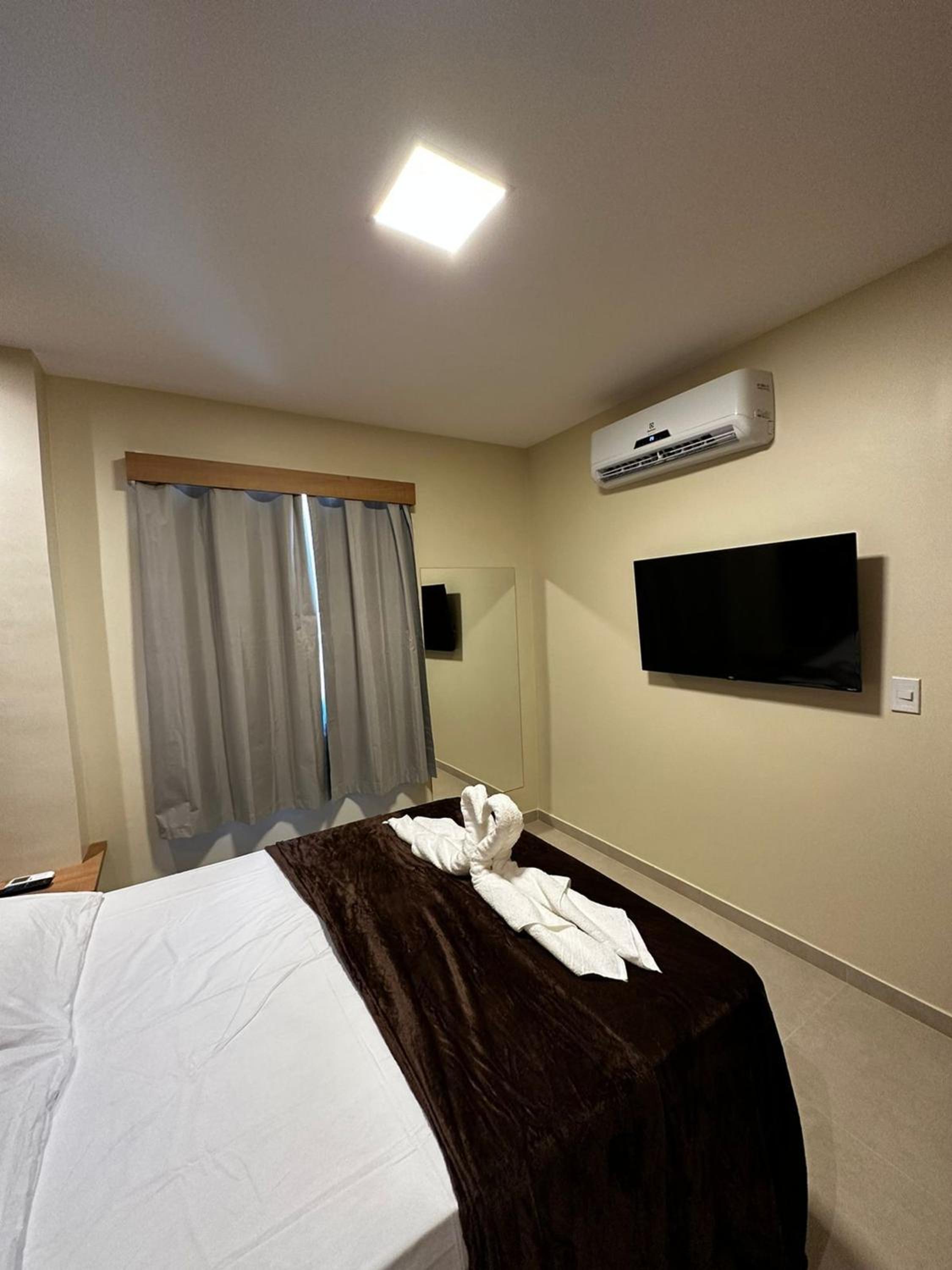 Deluxe Suite with Spa Bath photo 3