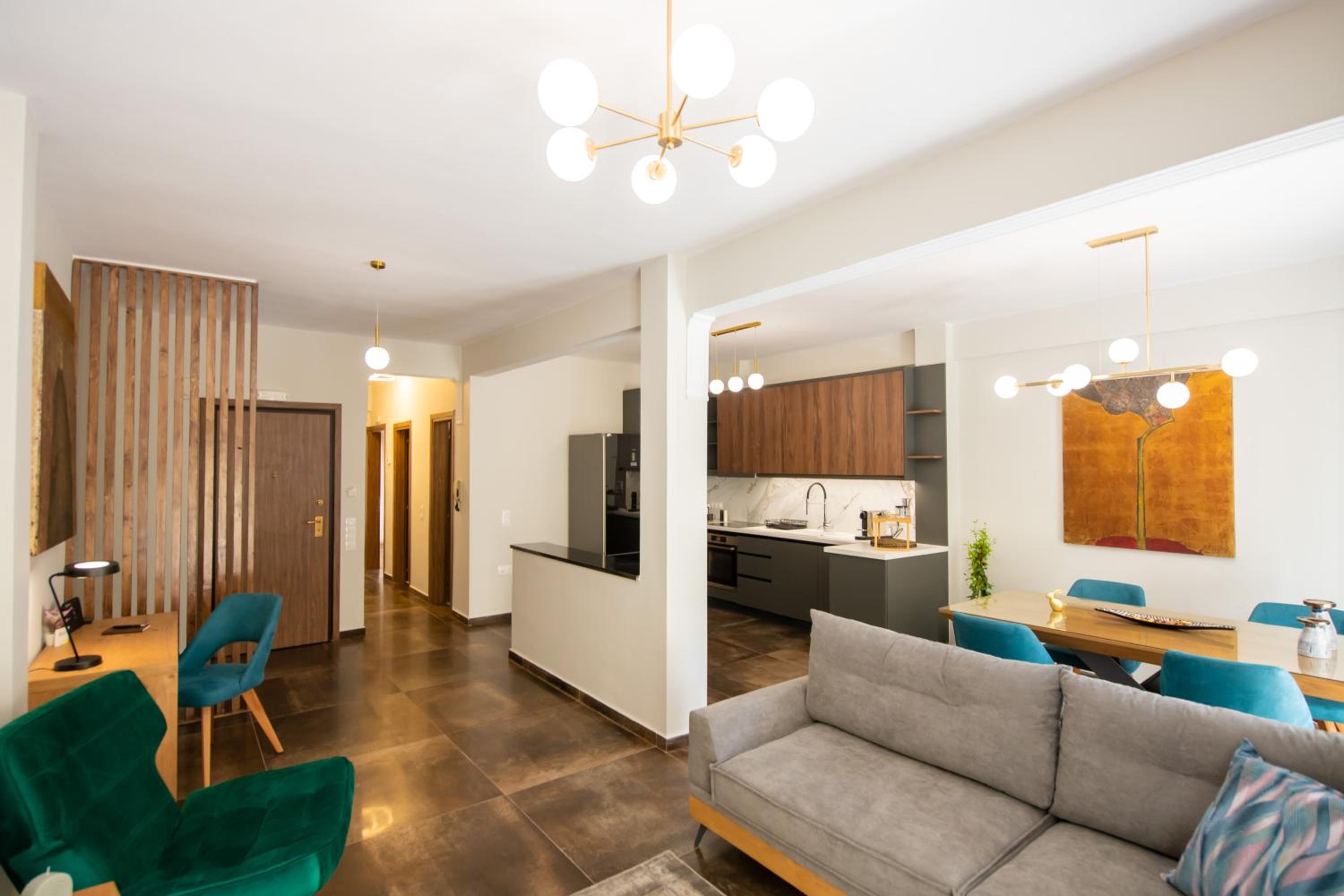 CenterStage1 Superior Apartment