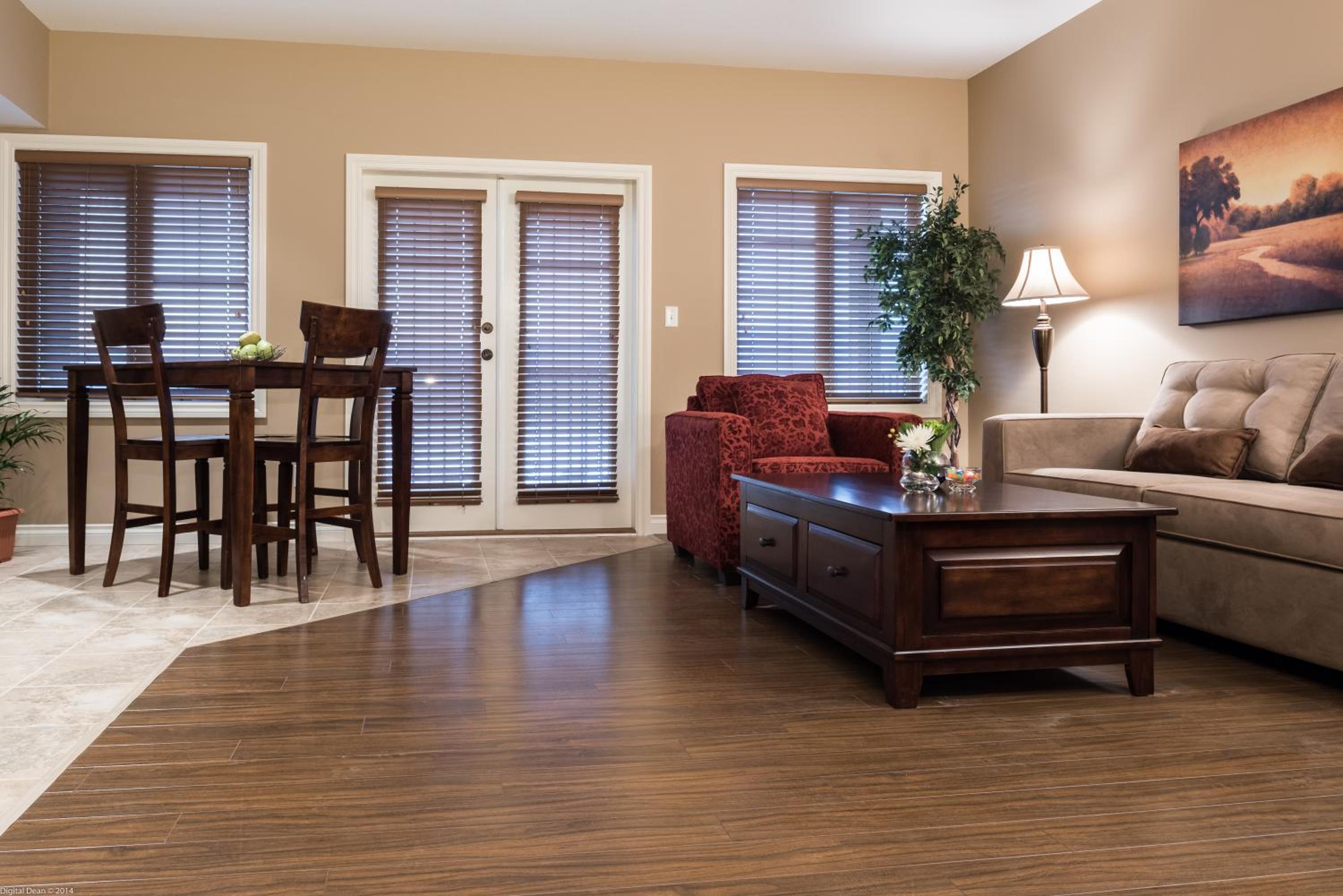 Deluxe King Suite photo 3