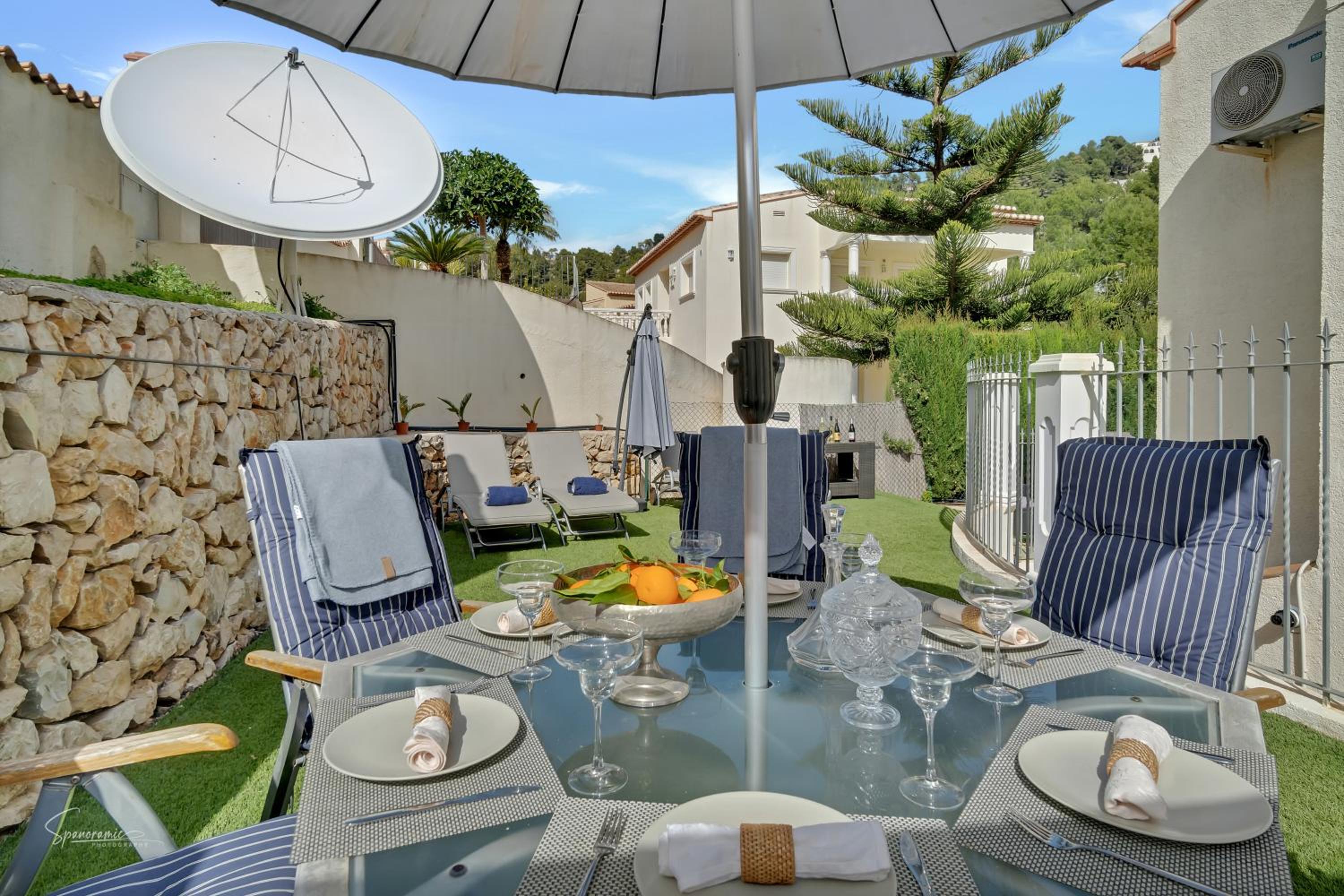 Villa photo 2