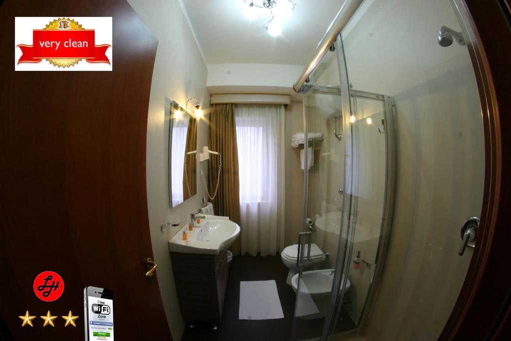 Double or Twin Room photo 2
