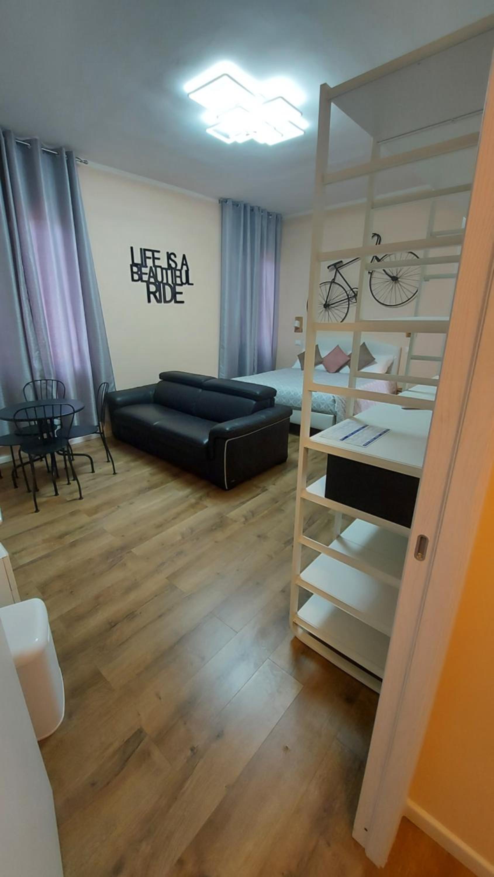 Deluxe Family Suite photo 3