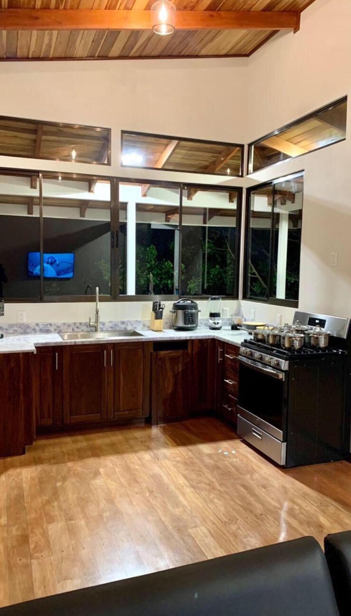 Family Room with Mountain View photo 3