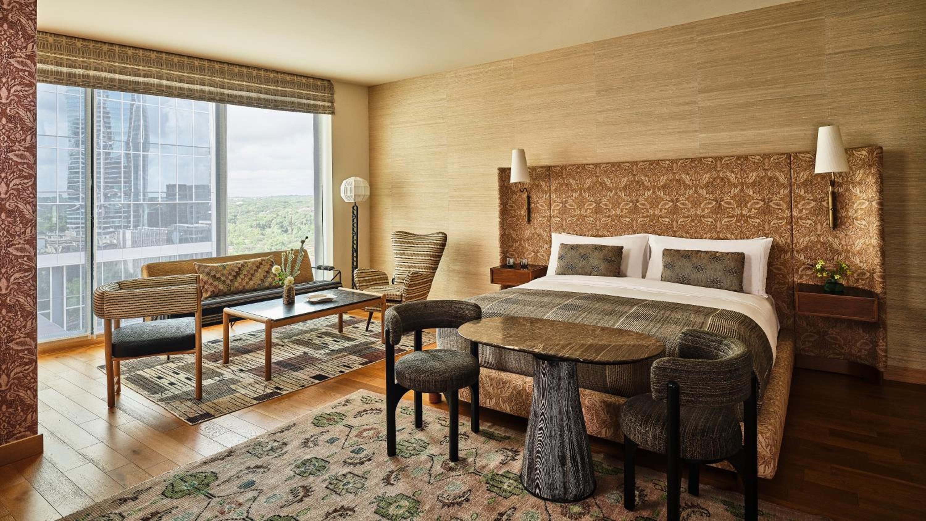 Grand King View, Guest room, 1 King, City view - Photo 1