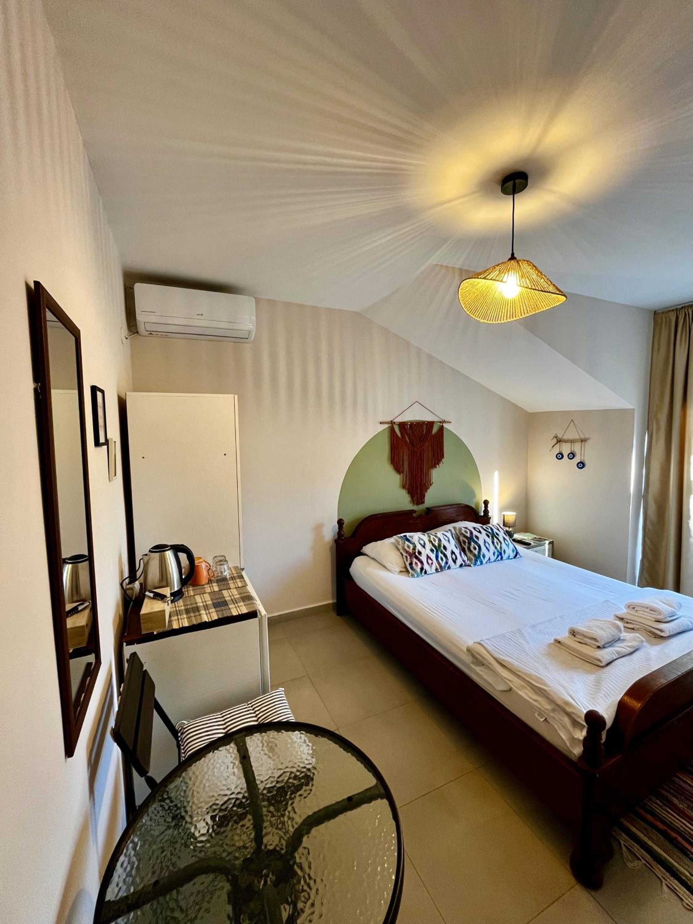 Comfort Double Room with Balcony - Photo 4